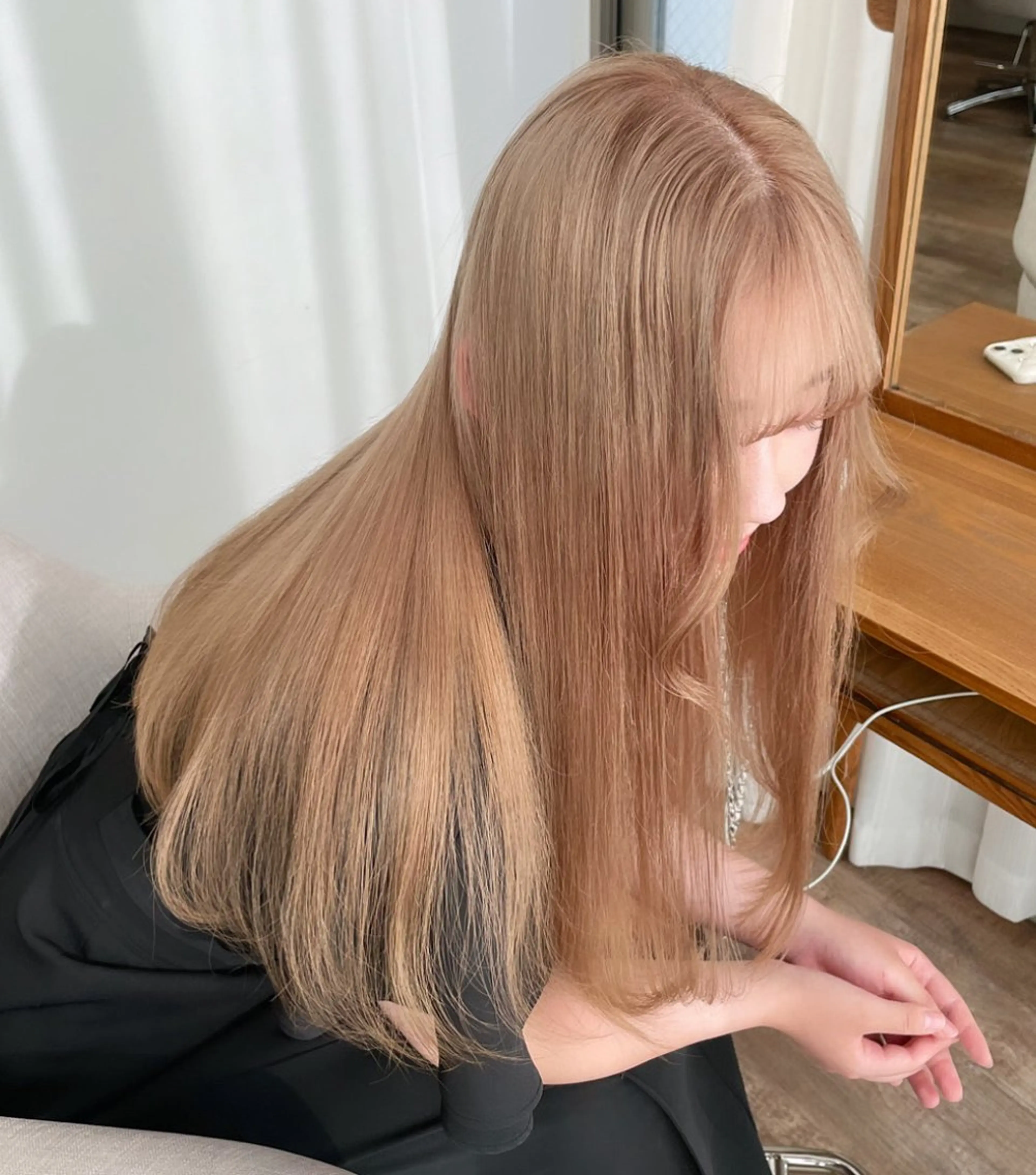 ロング カラー ヘアカラー トリートメント MARQUEE所属・Ayame / ハイトーンカラーのヘアスタイル