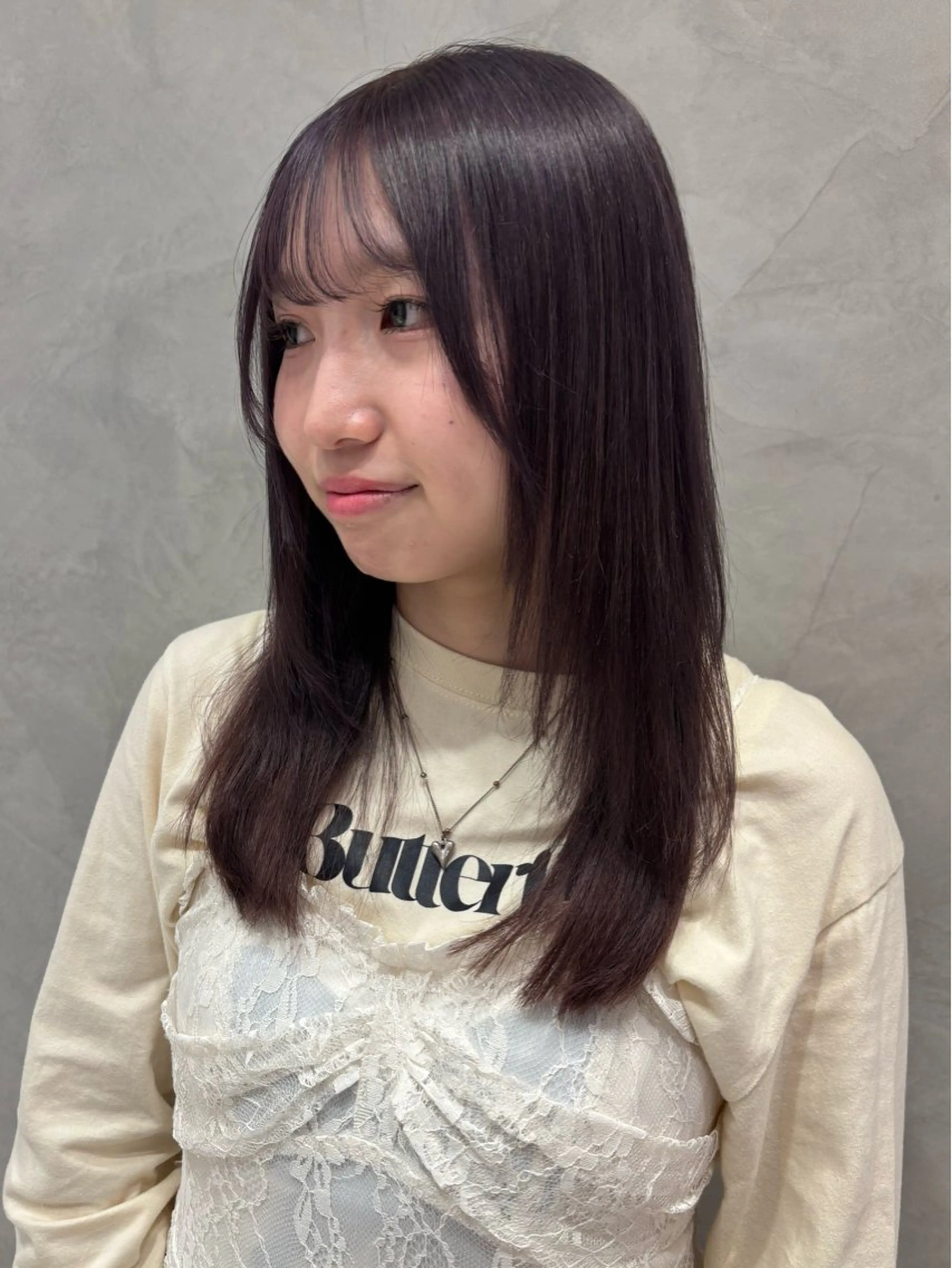 カラー 岩下 琴音のヘアスタイル