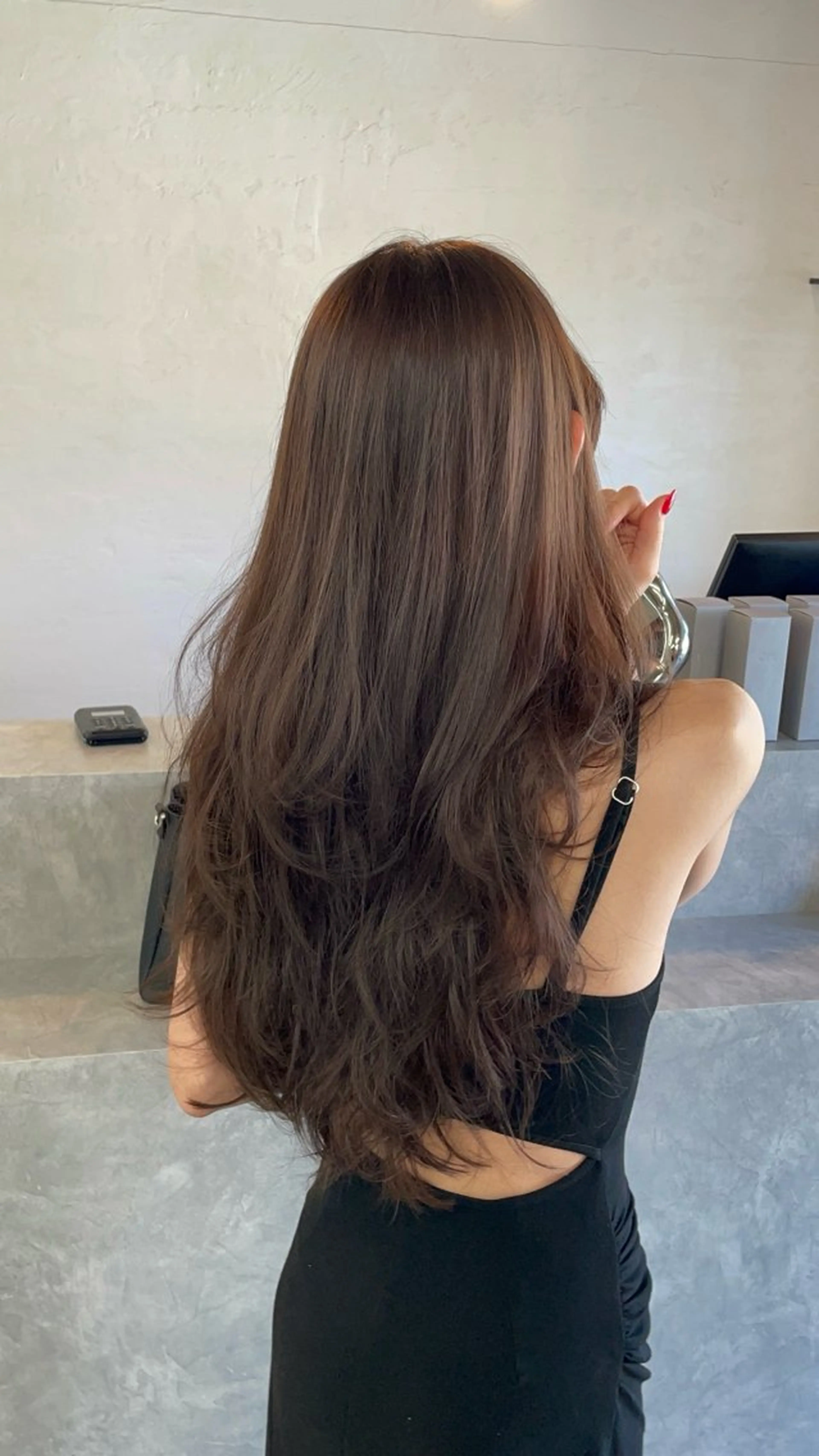 ロング レイヤーカット カット miloc himekaのヘアスタイル