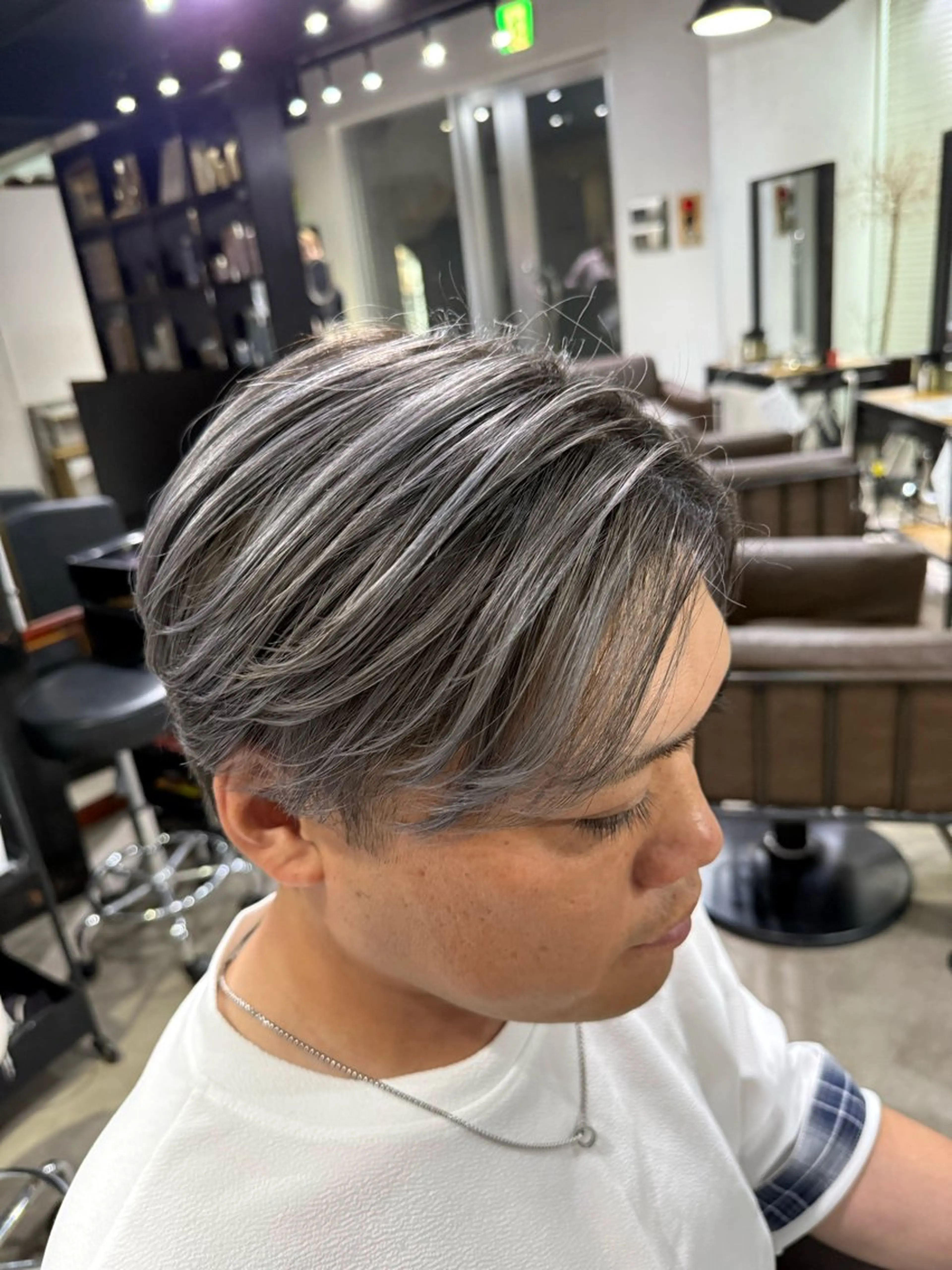 ショート レイヤーカット 山影✨バレイヤージュ ハイライト✨メンズ◎のヘアスタイル