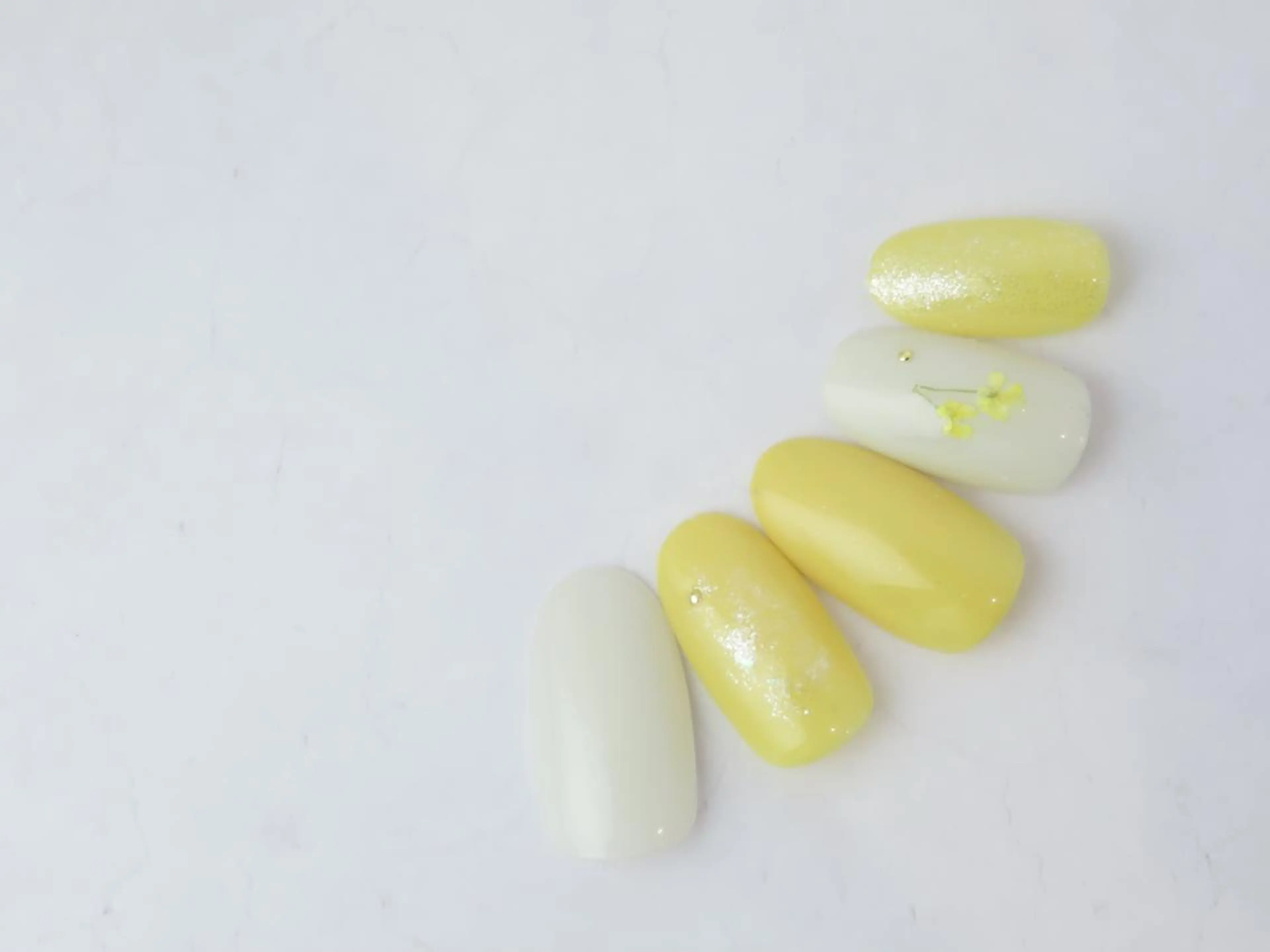 ネイル オーロラネイル フラッシュネイル ミラーネイル ニュアンスネイル オフィスネイル ネイル＆まつ毛パーマ マニネイル碑文谷店のエステ・リラクイメージ