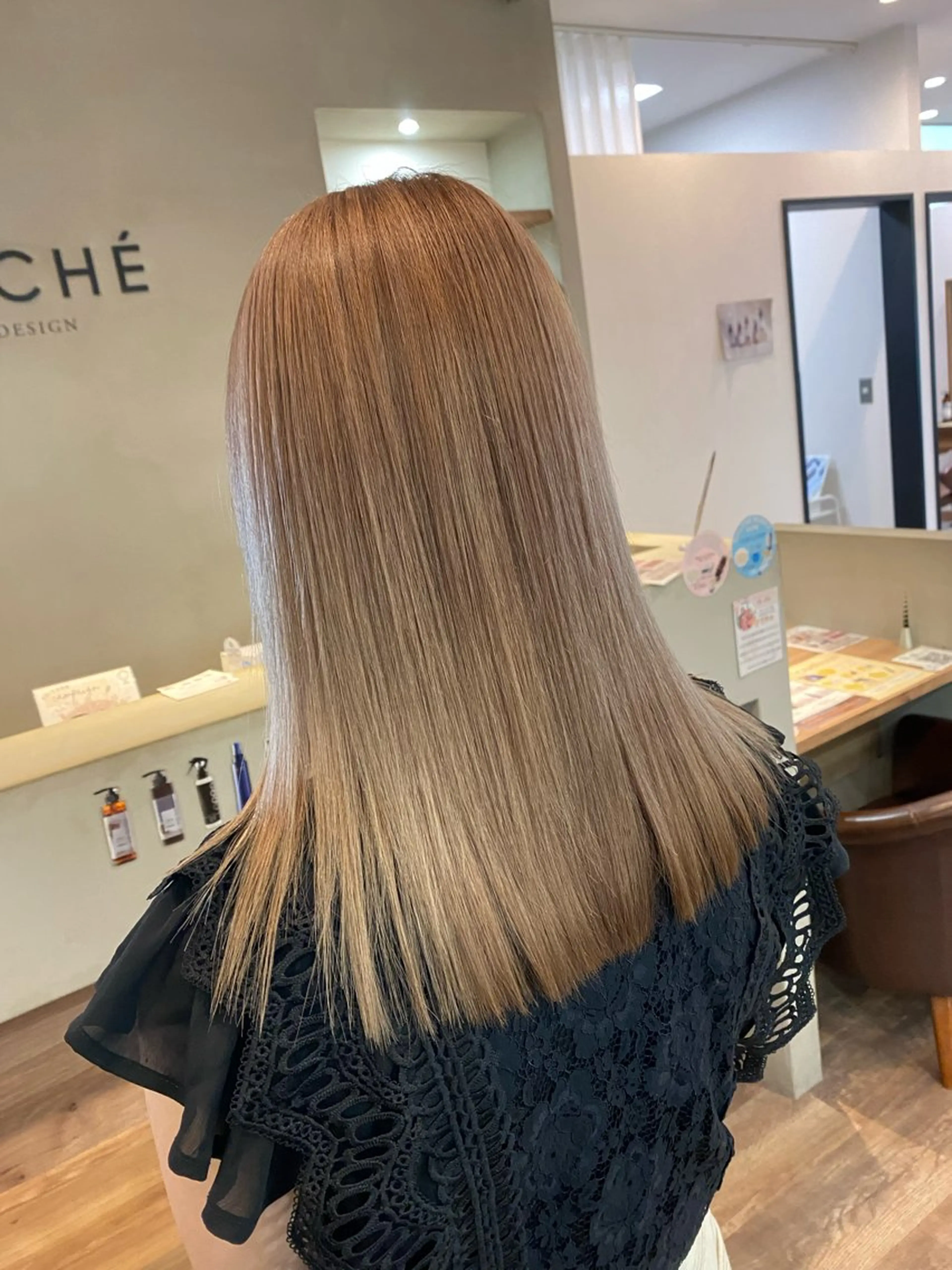 セミロング カラー ハイトーンカラー カット ヘアカラー 髙橋 怜司のヘアスタイル