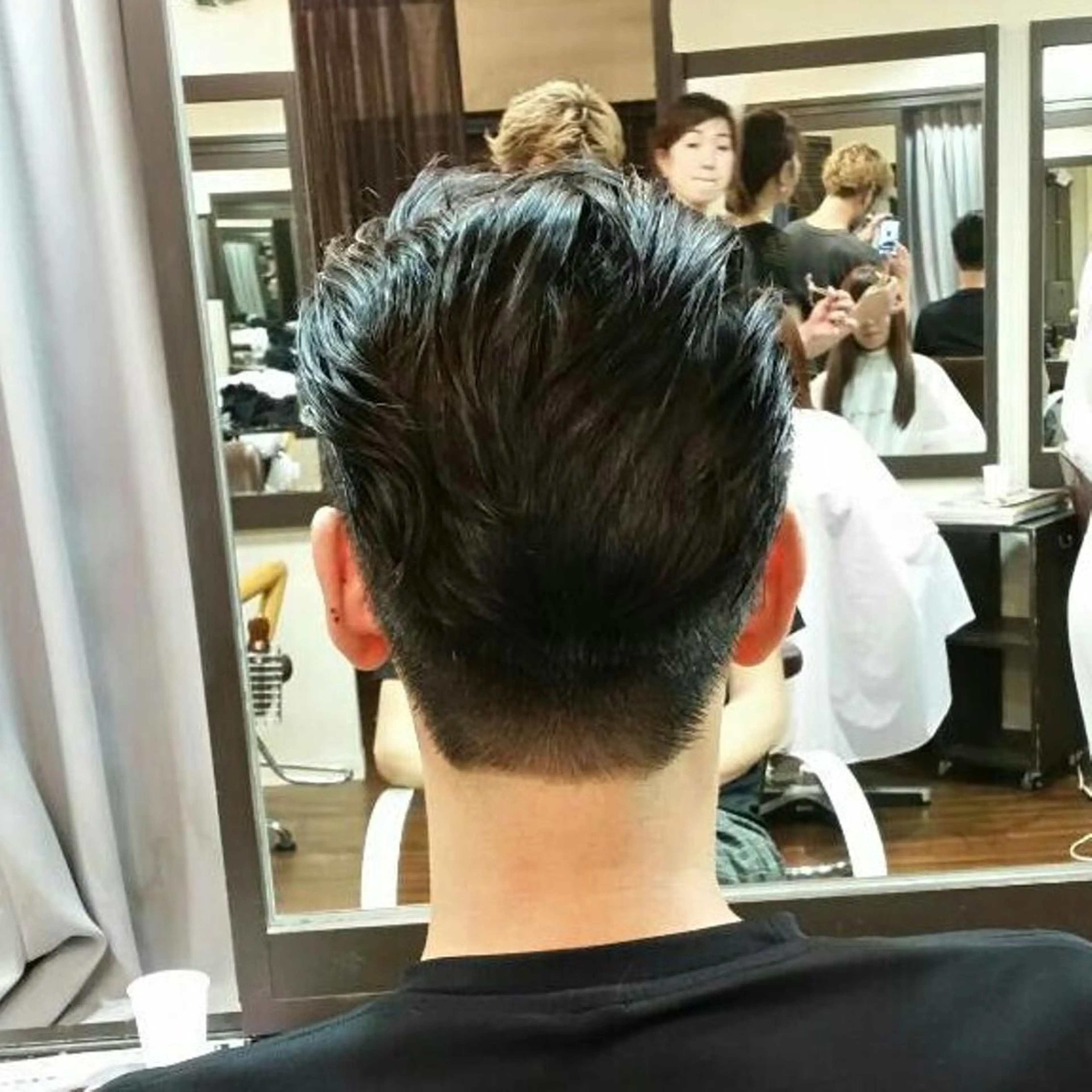 ショート メンズ オールバック 刈り上げ 100%髪質改善特化 TRUNSのヘアスタイル