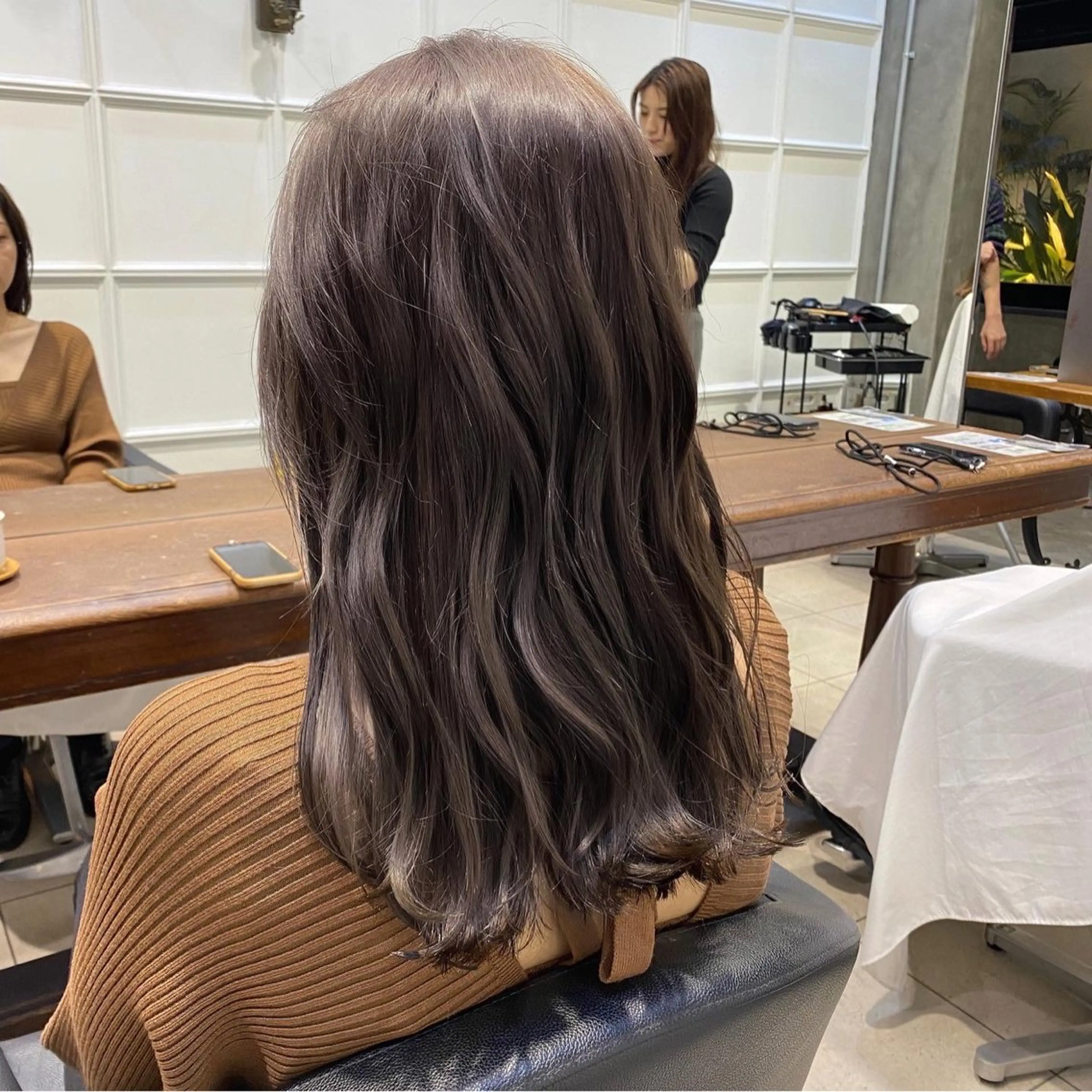 セミロング カラー ブリーチ ブラウンカラー ショコラブラウン ダブルカラー ブリーチなしカラー カット ヘアカラー 透明感カラー🌿 グレージュ🐺陽介のヘアスタイル