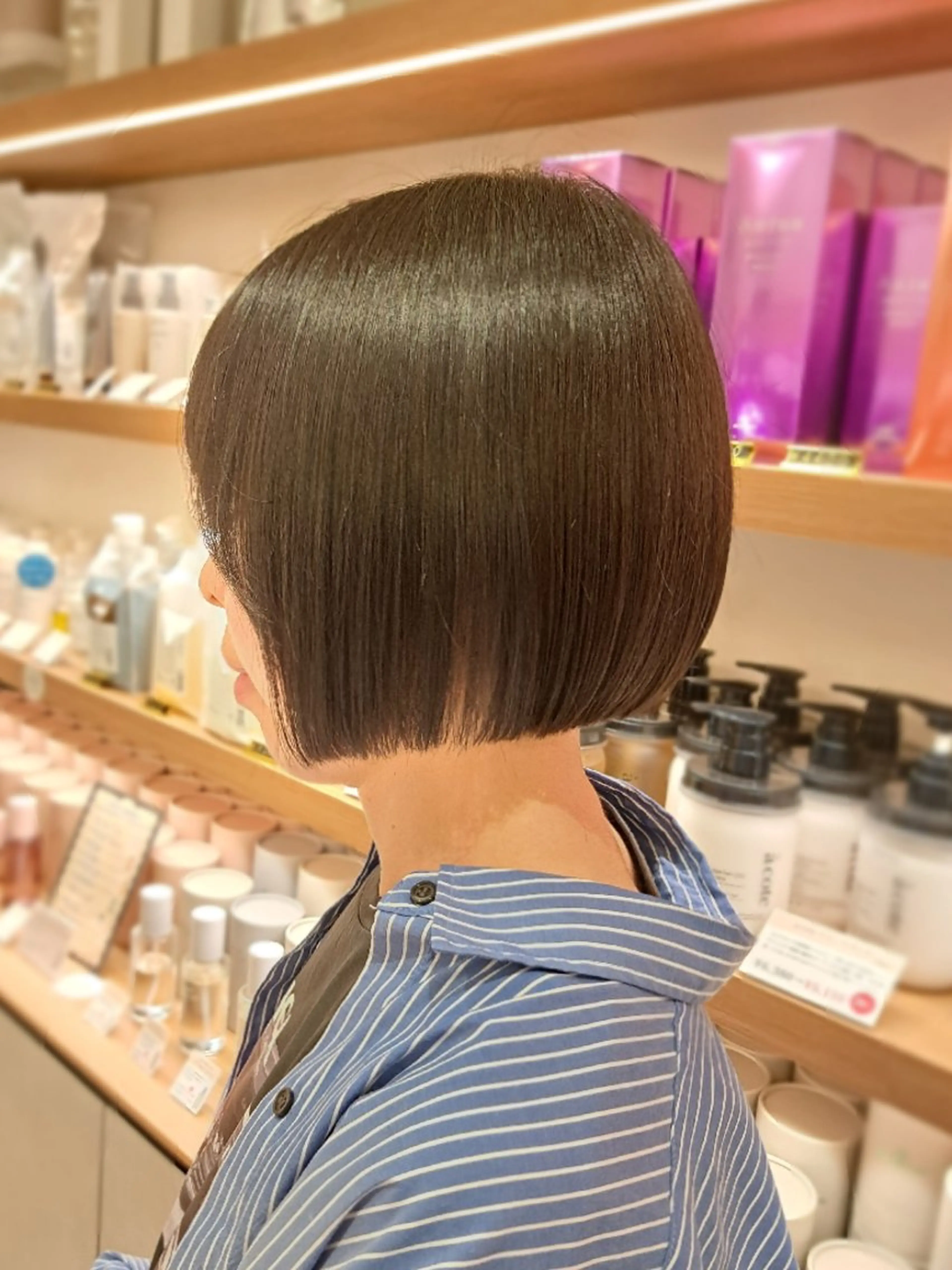 ショート ボブ カット ＭＩＹＵ/透明感 渋谷/ベージュカラーのヘアスタイル