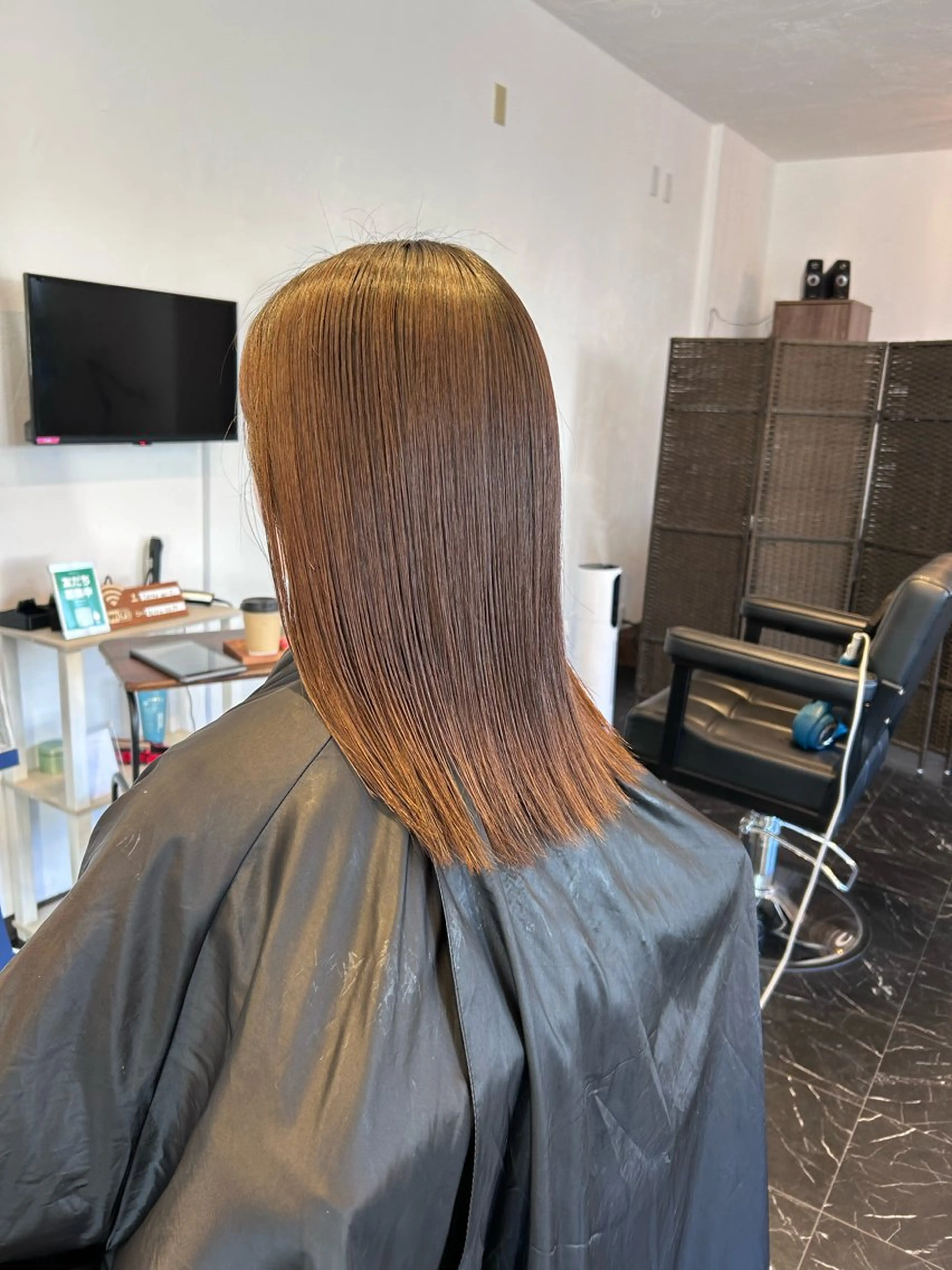 セミロング カット 縮毛矯正 トリートメント ヘッドスパ Terra hair makeのヘアスタイル