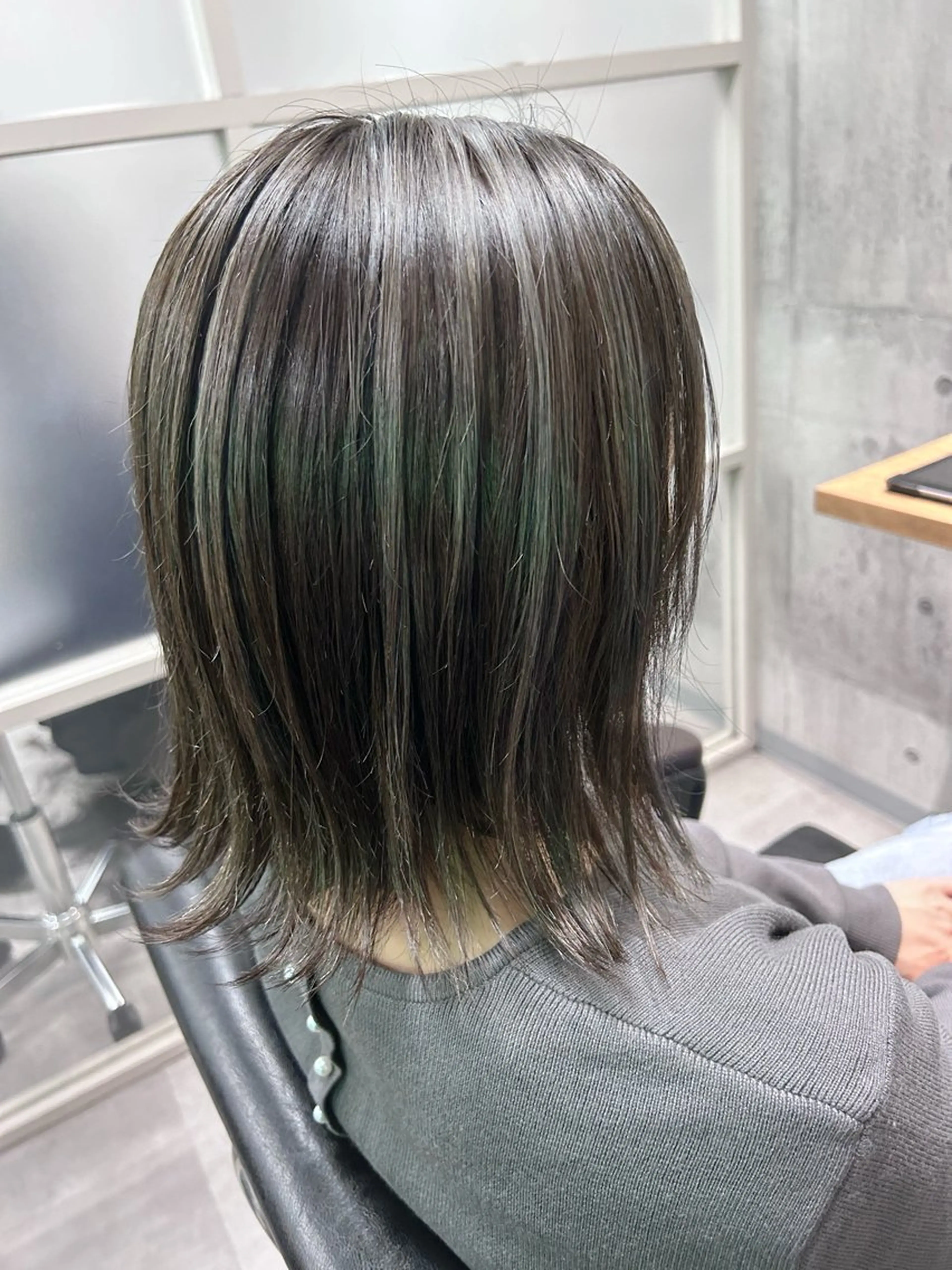 ミディアム カラー ミディアムパーマ アクアカラー バレイヤージュ ブリーチ ケアブリーチ ヘアカラー トリートメント newi赤羽 ✂️KEN✂️のヘアスタイル