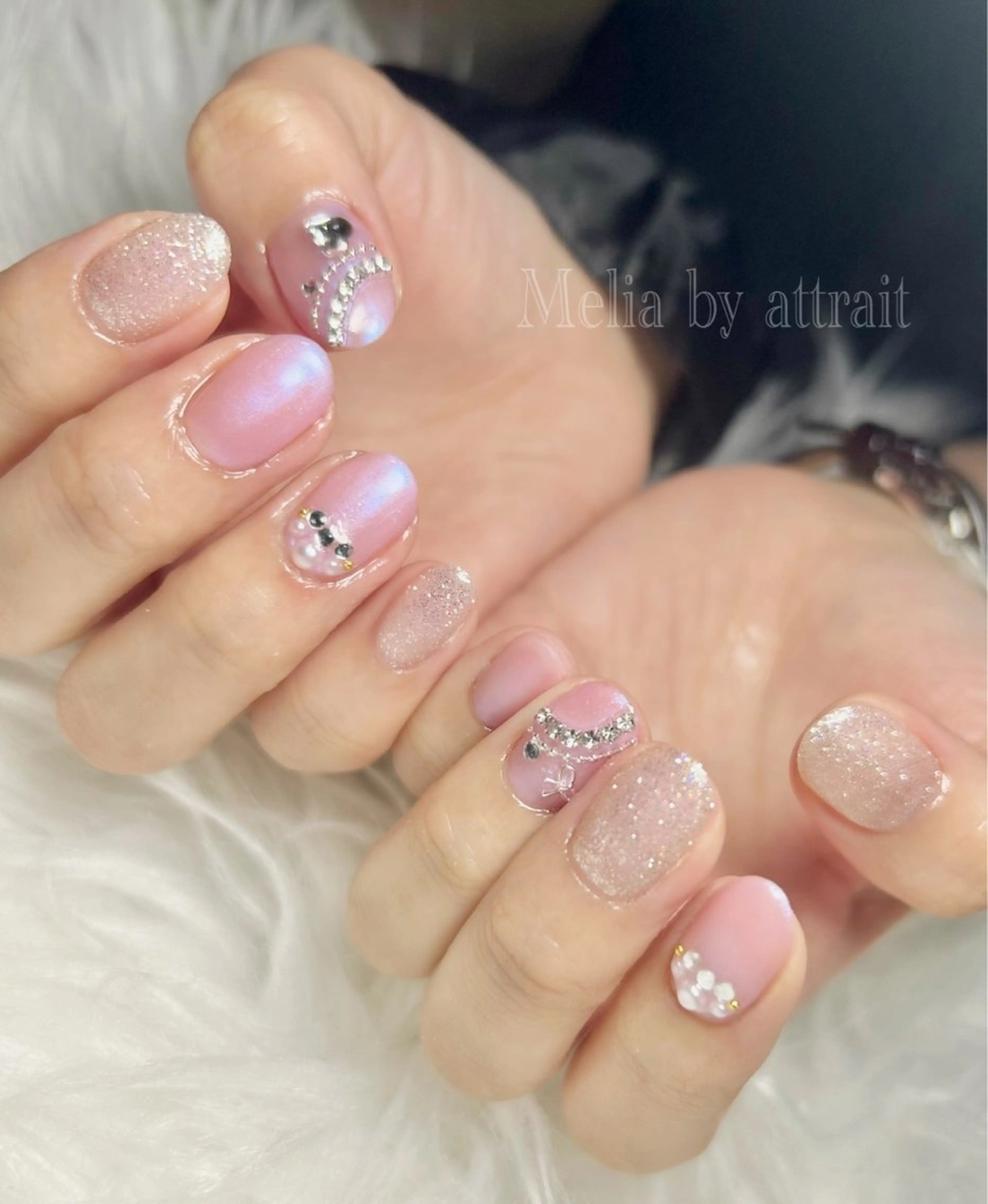 ネイル ジェルネイル 韓国ネイル 持ち込み 春ネイル ストーンネイル Melia by attrait🌿杏のネイルデザイン