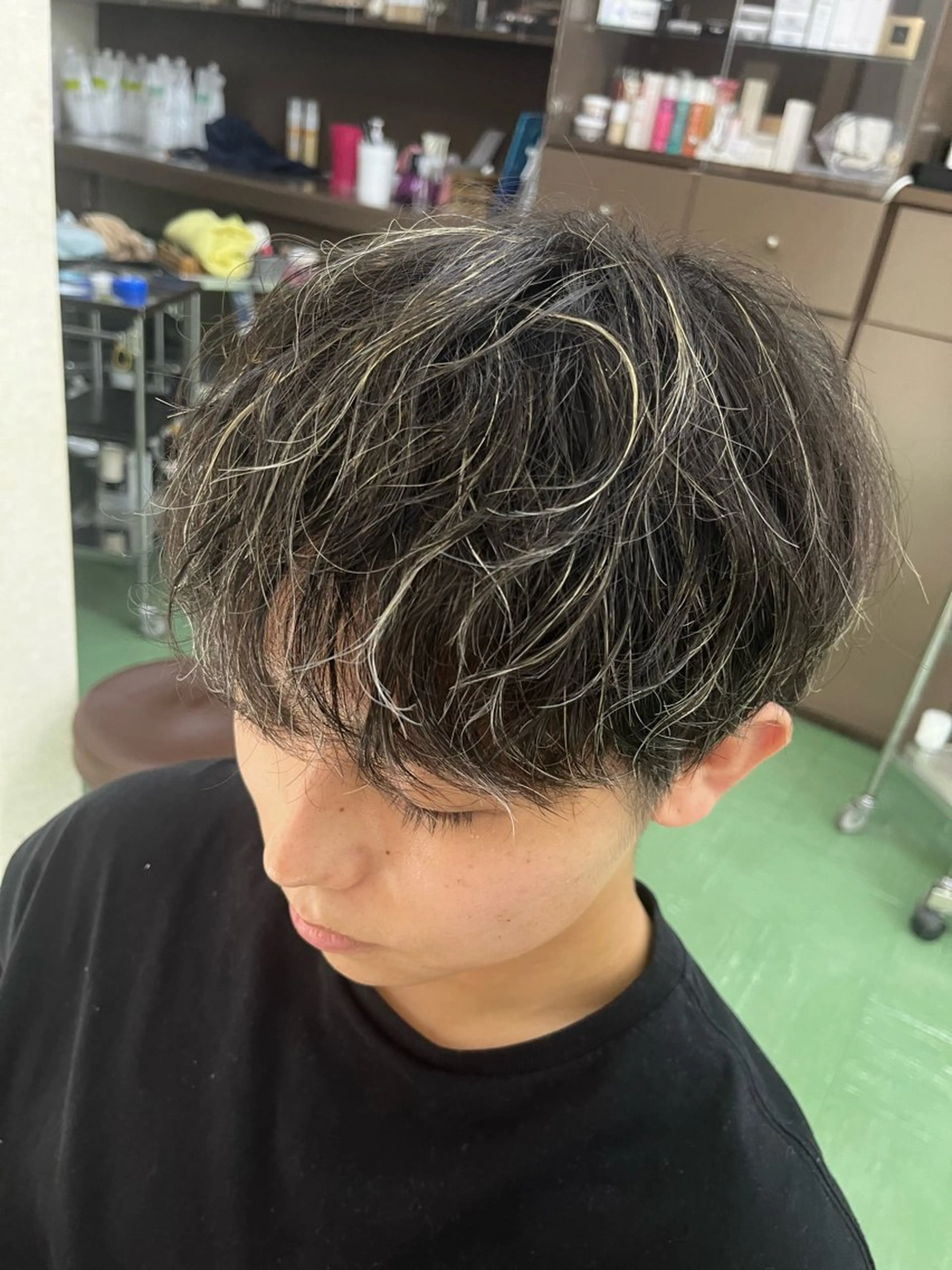 カラー ヘアカラー 久留生 隼斗のヘアスタイル