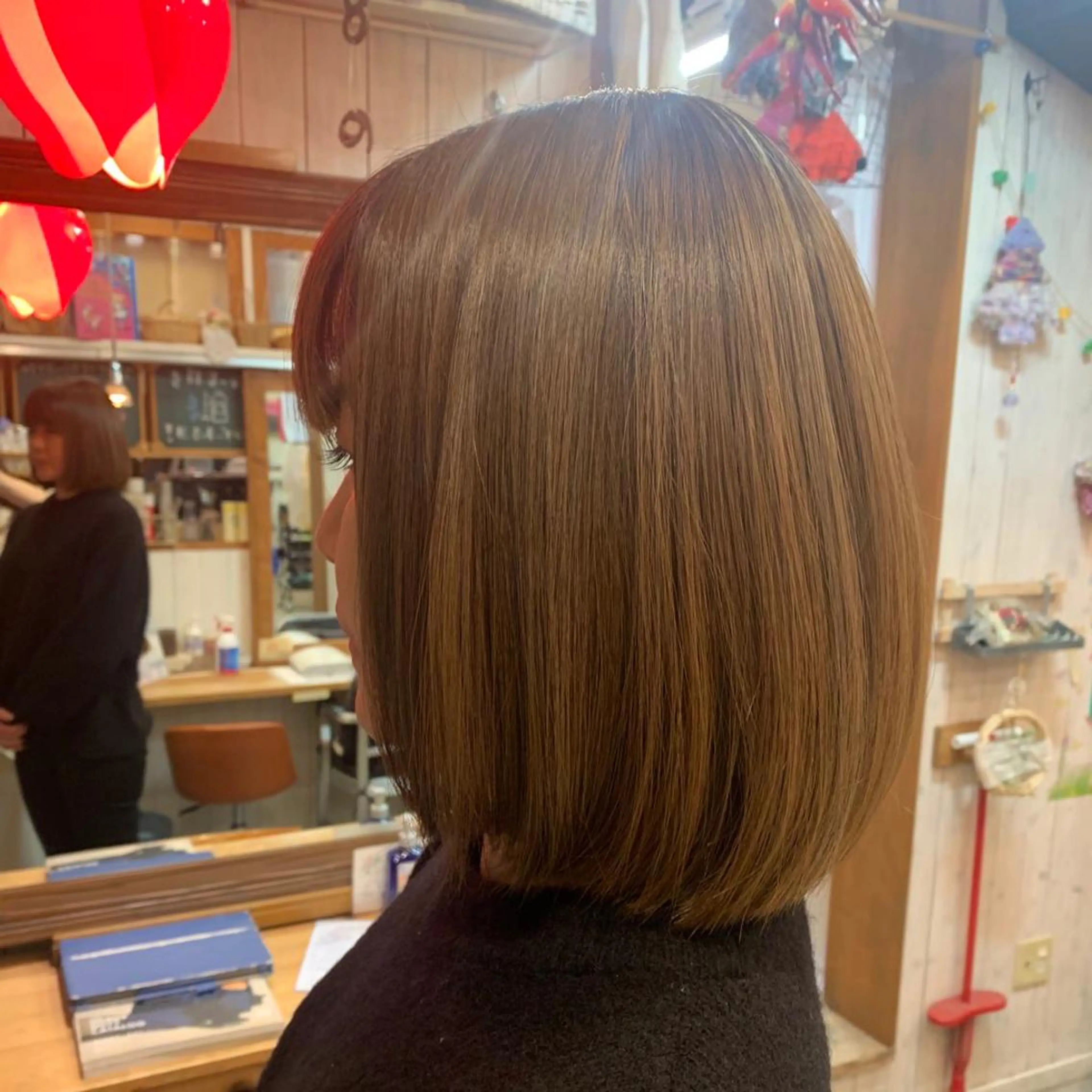 ショート ボブ ハイライト “ととのう”ヘッドス パ🌿本多麻亜優のヘアスタイル