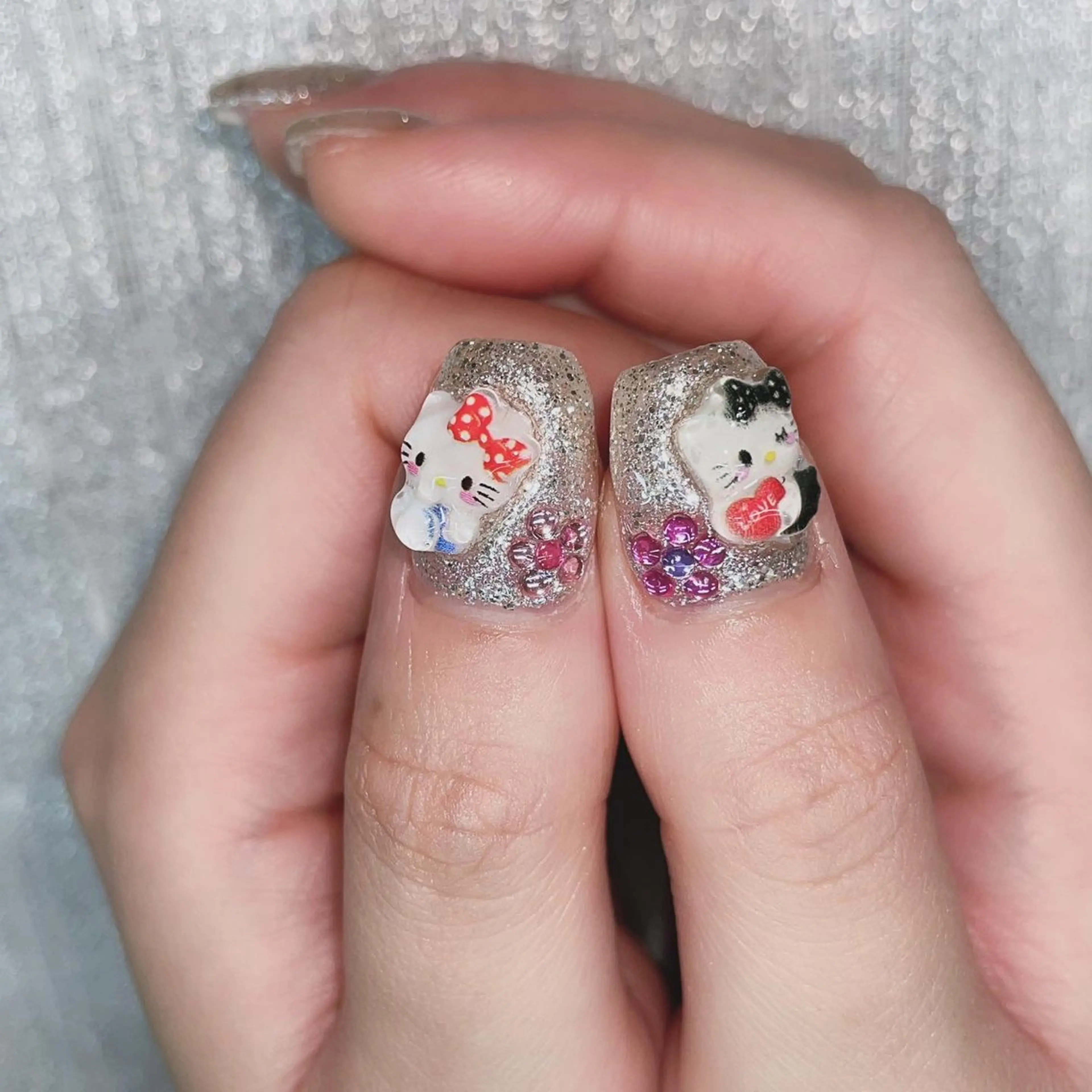 ✨キラキラのパーツが好みの方にお勧め💕　　　　　　　　　🎁9980円🎁パーツが思い切りつけられ定額ネイルです✨💗の写真