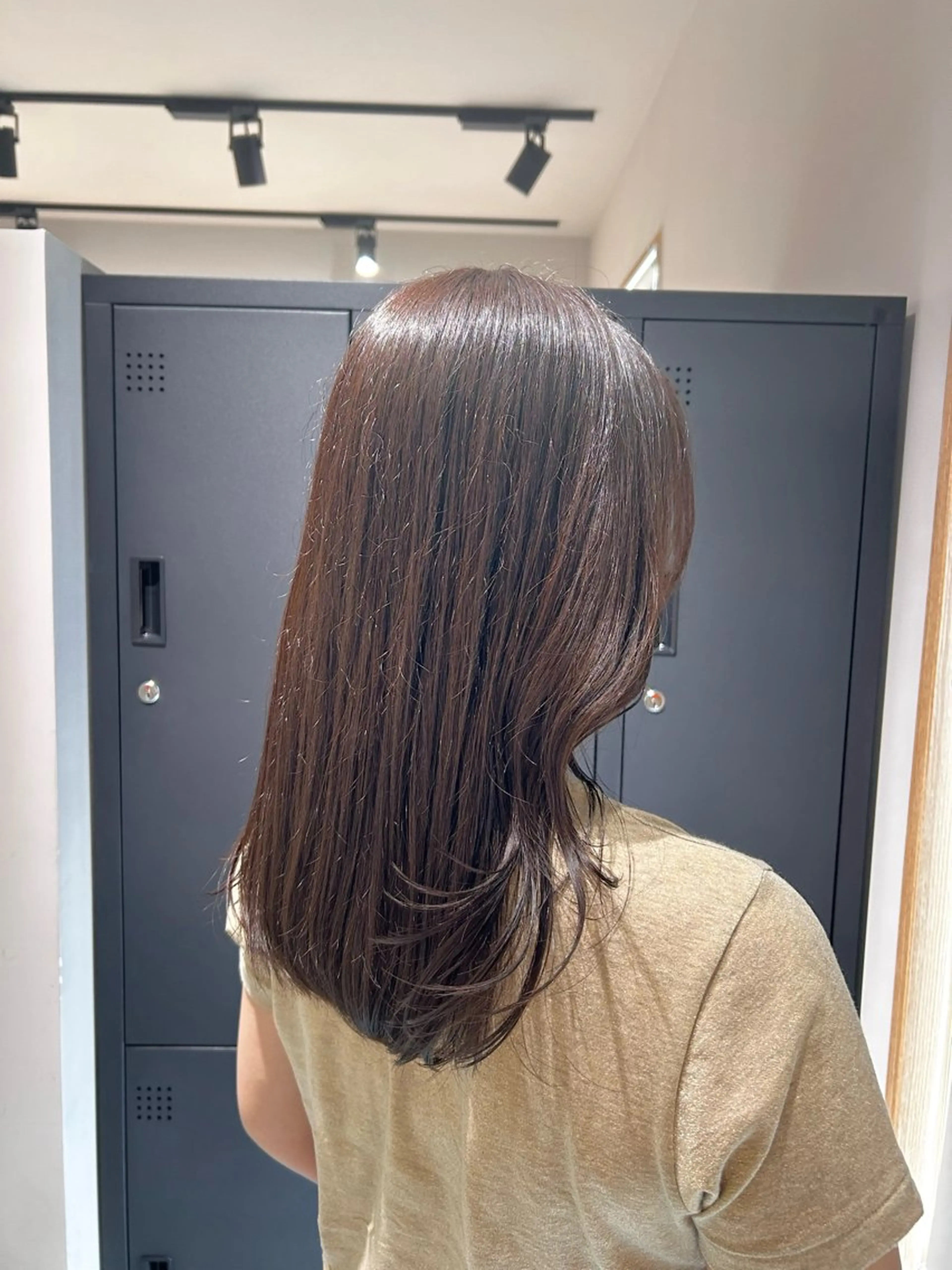 セミロング カラー アッシュ アッシュブラウン ベージュカラー ブラウンカラー オリーブベージュ 透明感ケアカラー/ レイヤー/ryokaのヘアスタイル