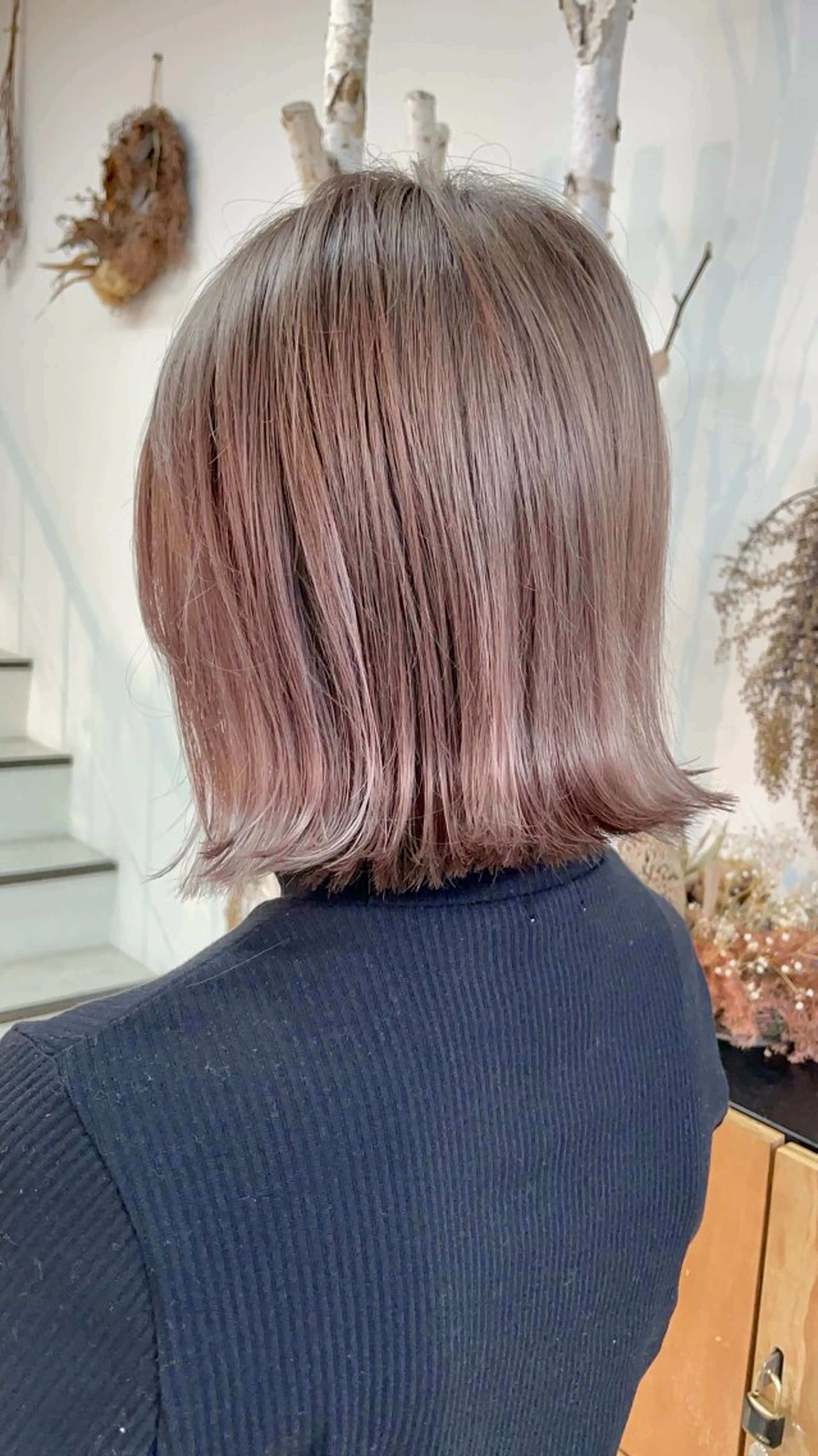 ミディアム カラー ベージュカラー ブリーチ ミルクティーベージュ ヘアカラー 🎨カラー専門家🎨 チャーリーのヘアスタイル