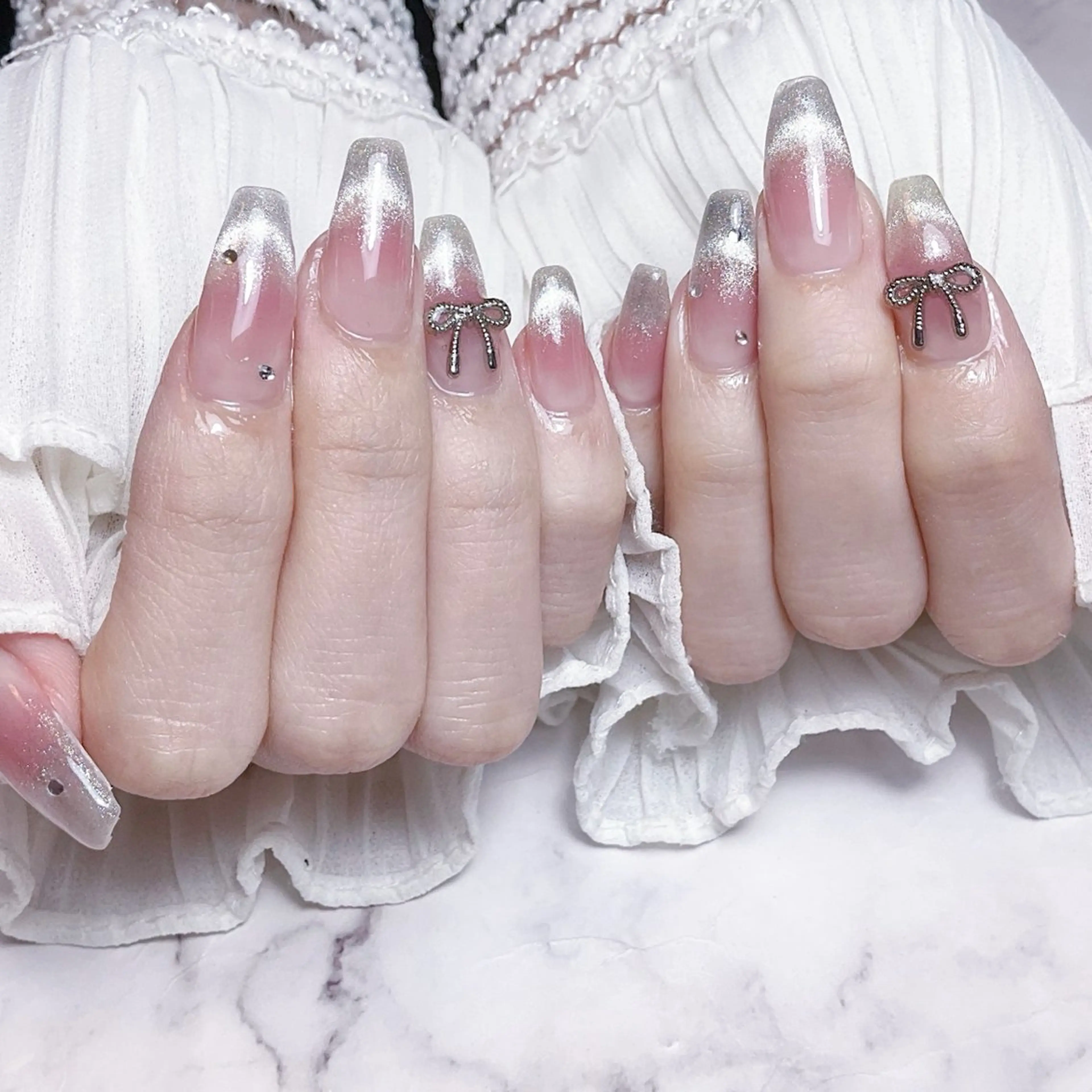 ネイル ハンドネイル 🍭Yun nail hyejin🌸のネイルデザイン