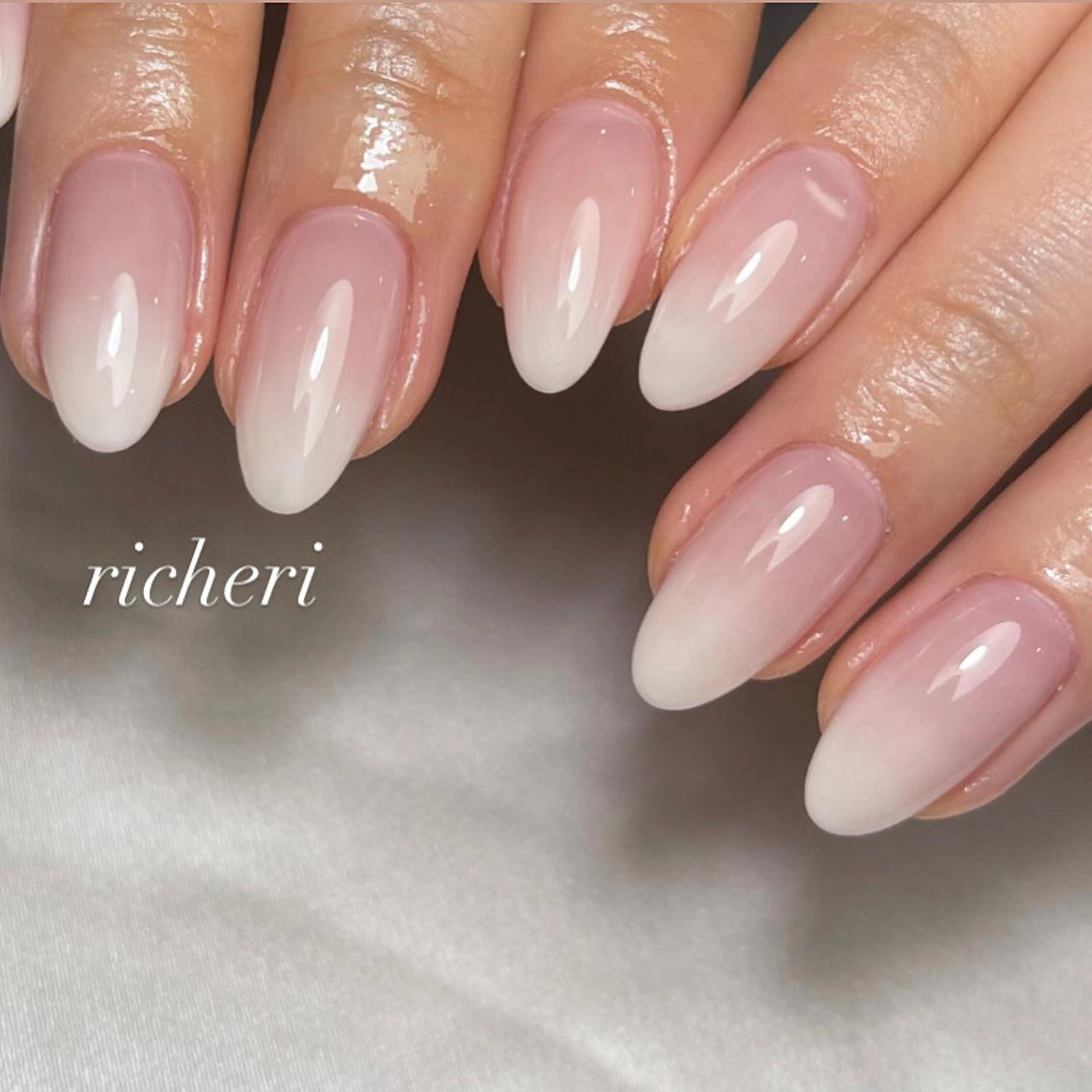 ミディアム ネイル ハンドネイル richeri beautyのエステ・リラクイメージ