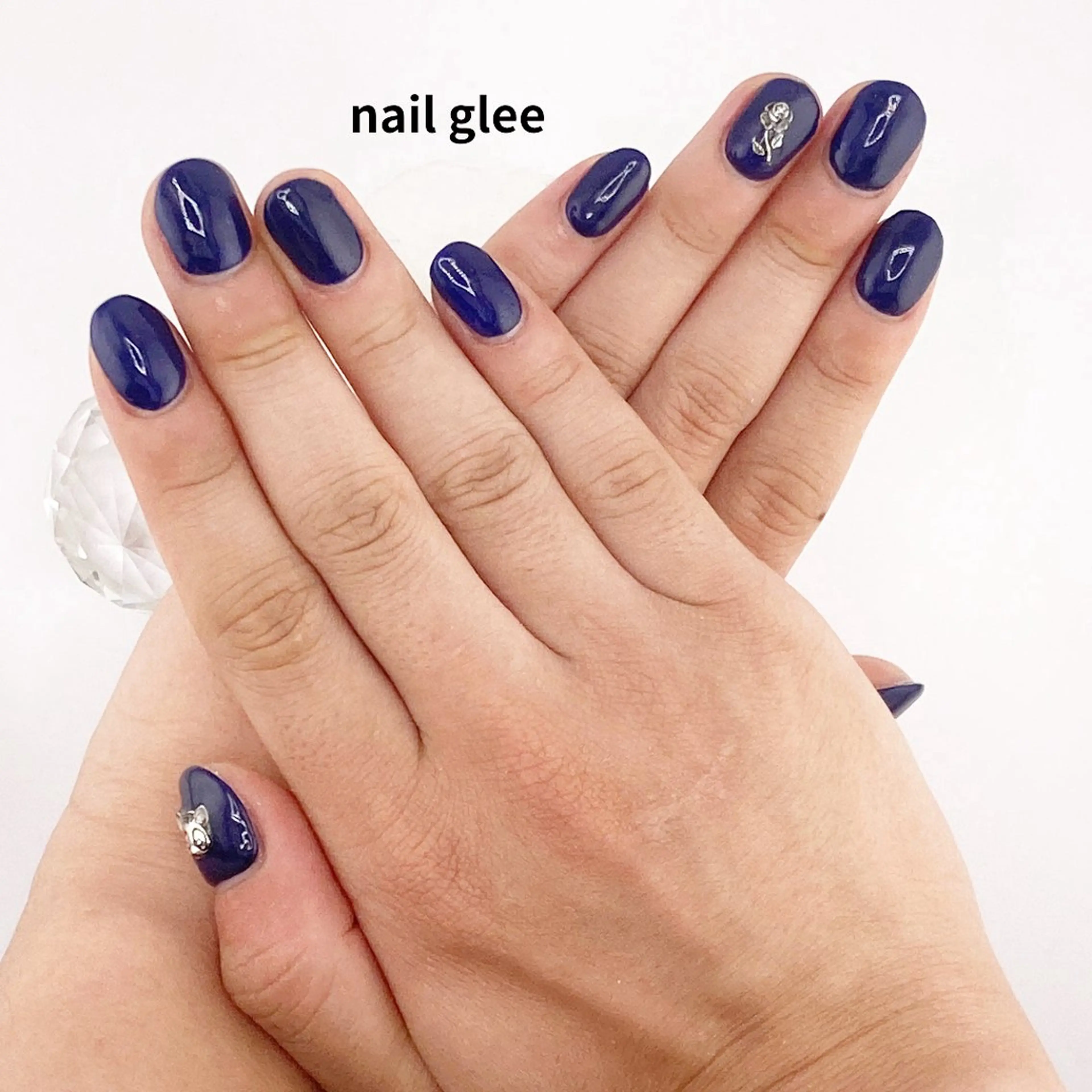 ショート ハンドネイル RISA nail gleeのネイルデザイン