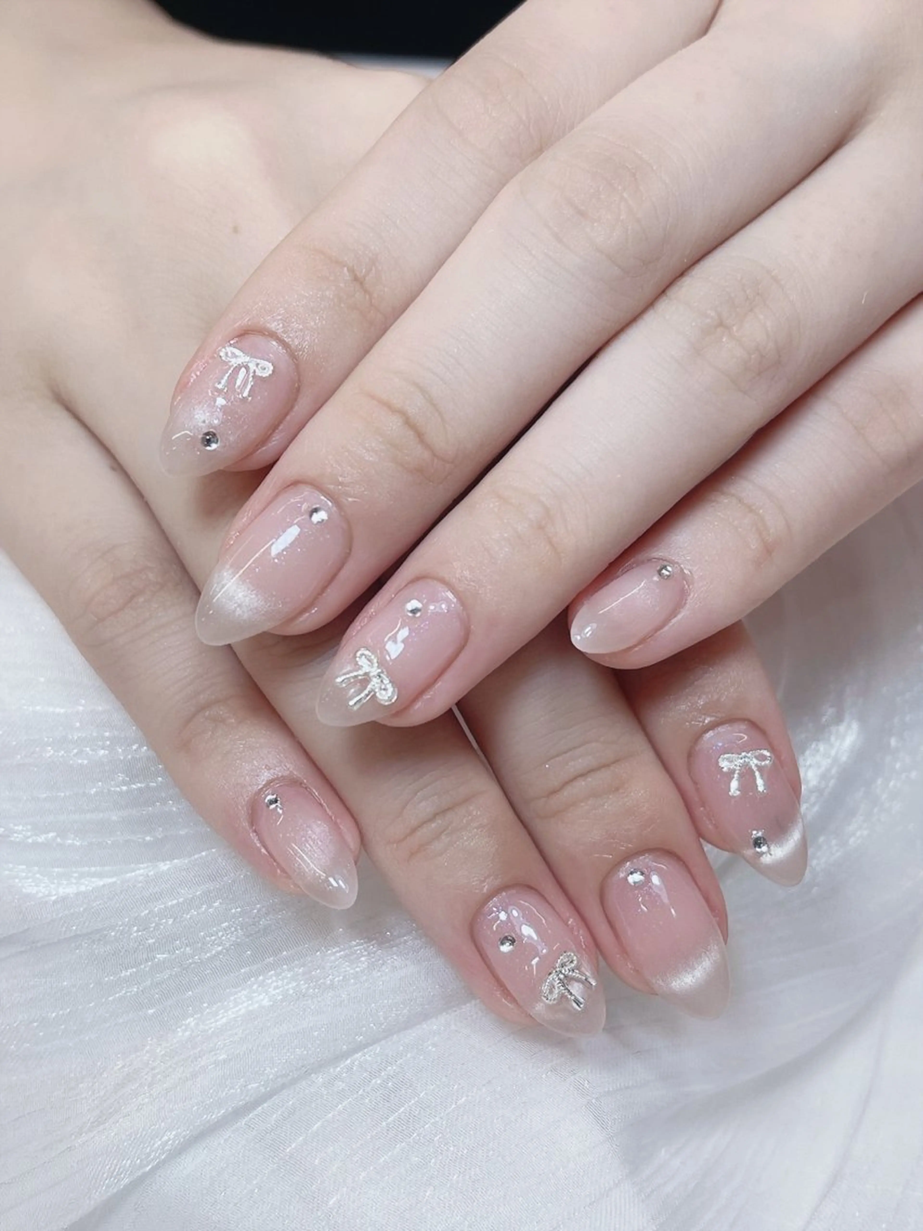 ネイル チークネイル フレンチネイル グラデーション キラキラネイル 韓国ネイル ハンドネイル DUO   MI nail salonのネイルデザイン