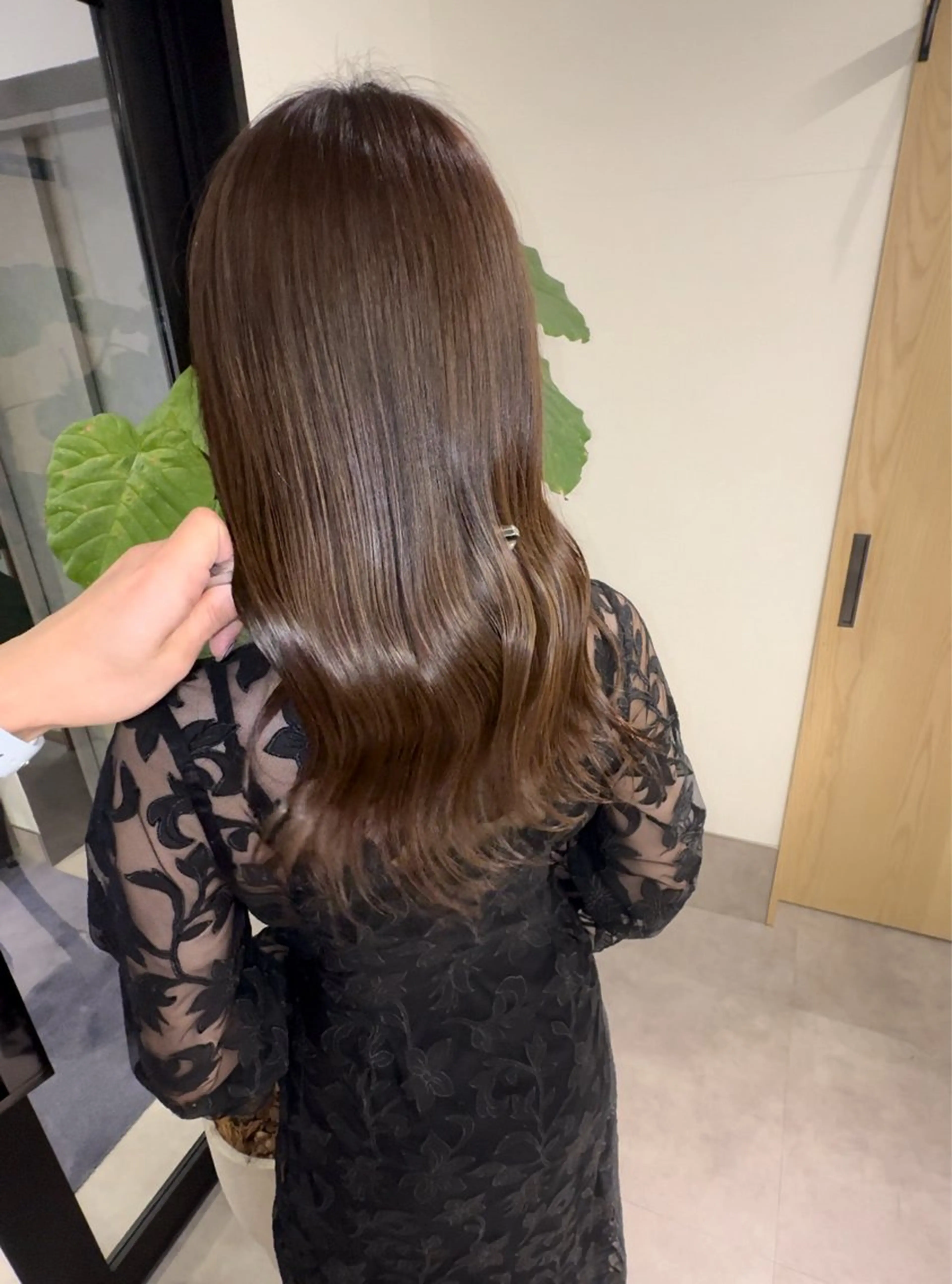 セミロング カラー ヘアアレンジ ヘアカラー トリートメント ブリーチ矯正💐 ミルクティー💐ナオのヘアスタイル