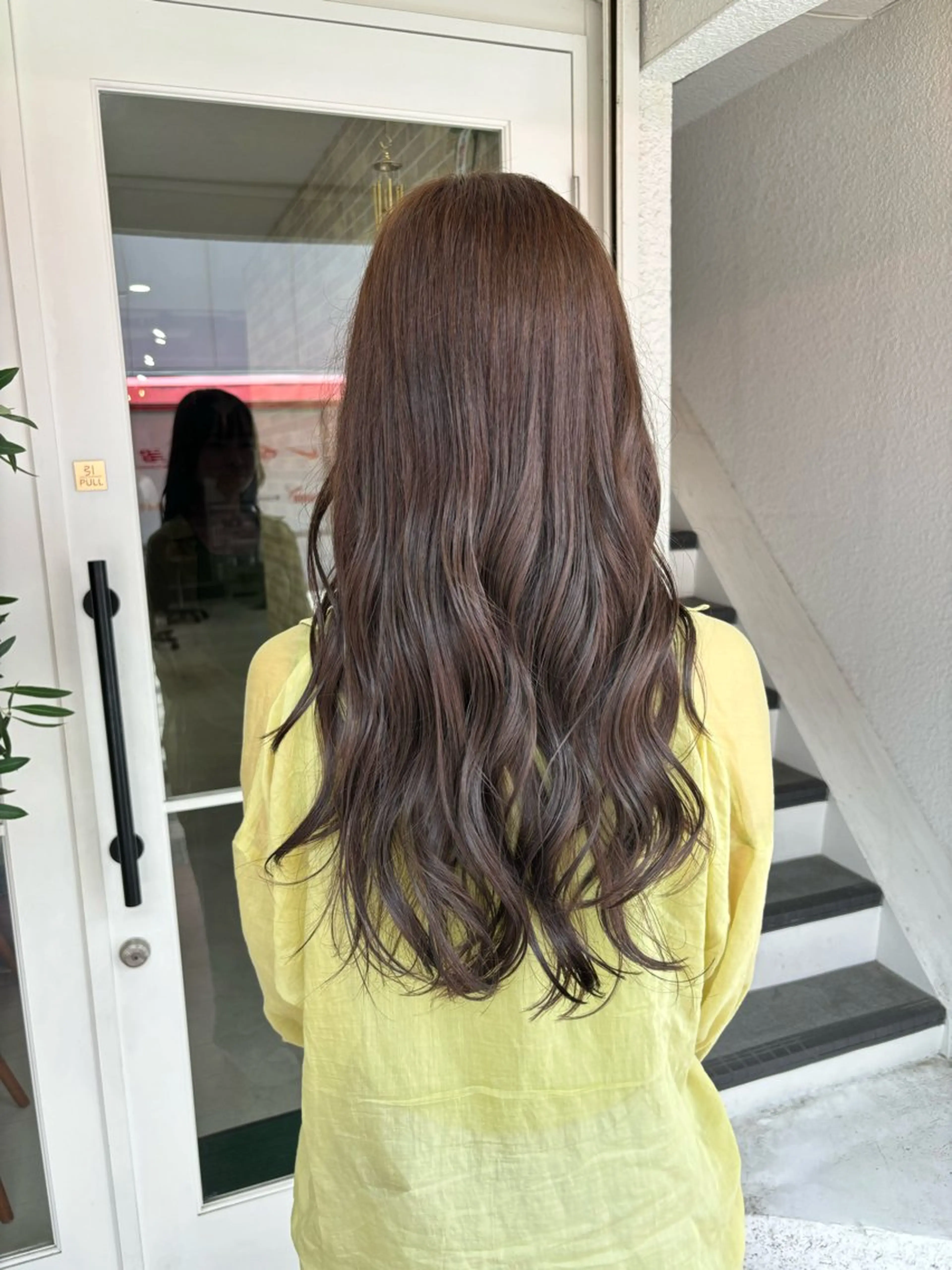 ロング カラー 四至本 美裕のヘアスタイル