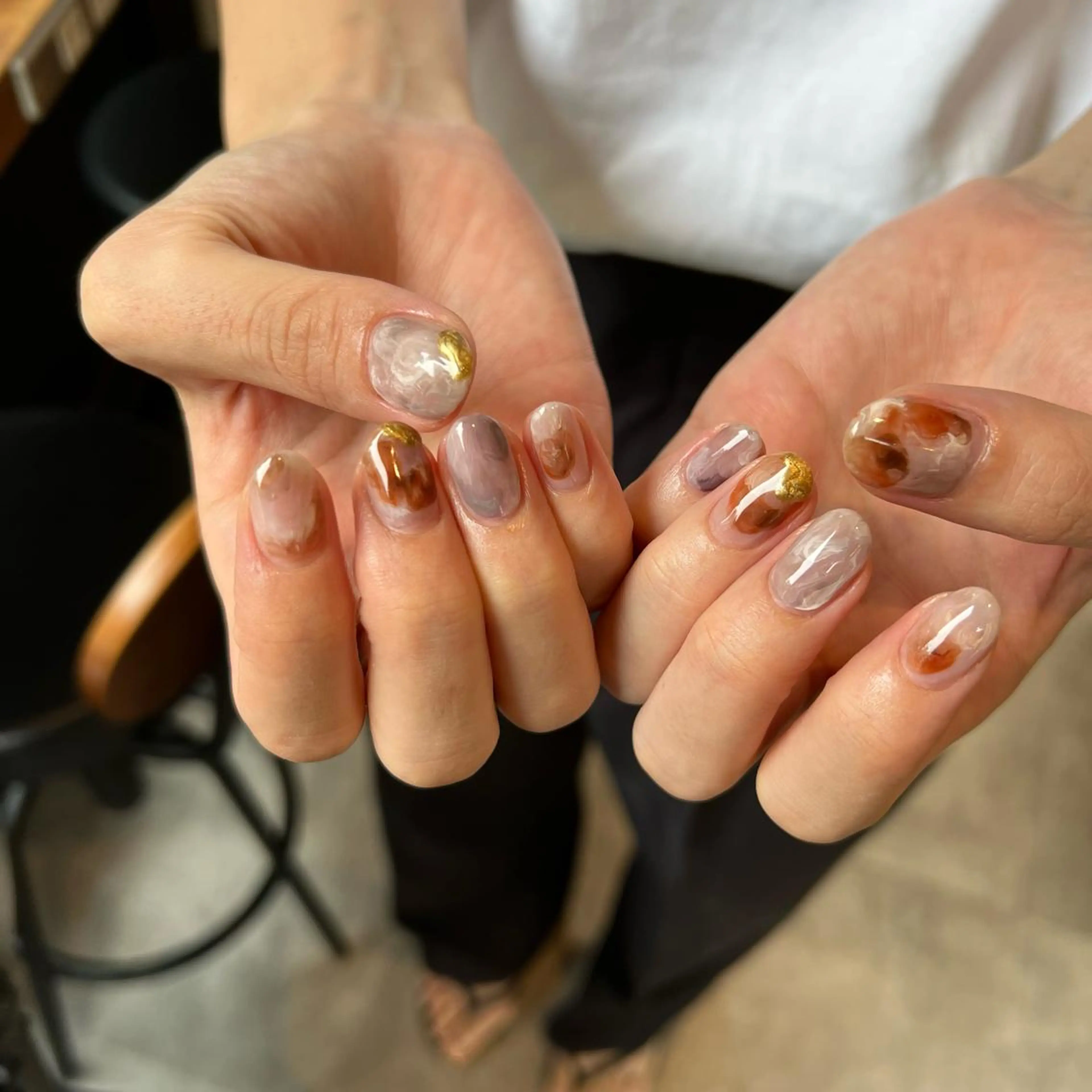 ネイル べっ甲ネイル ニュアンスネイル sode shioriのネイルデザイン