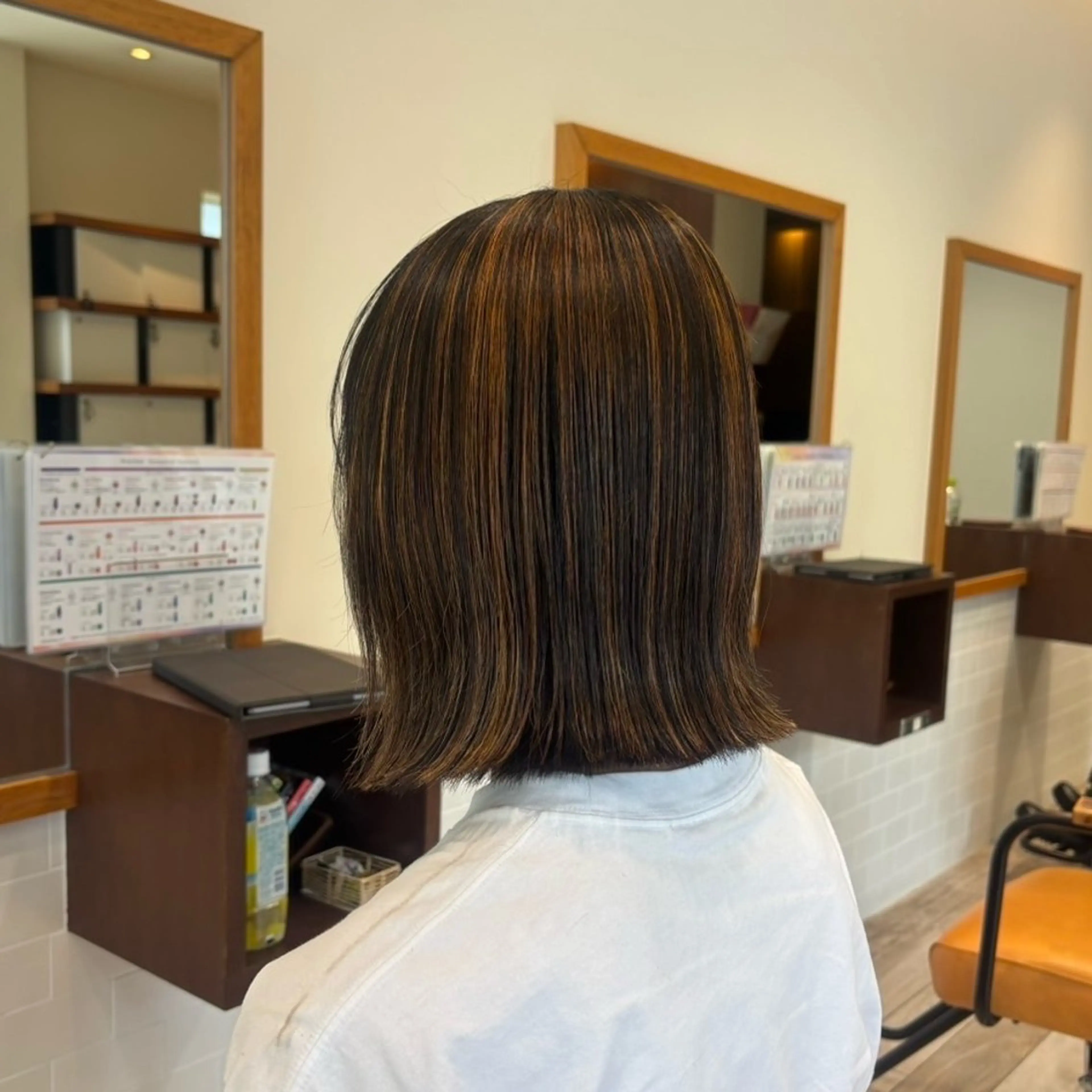 ショート ボブ 外ハネヘア カット RISAKO🏁 ボブ/レイヤーのヘアスタイル