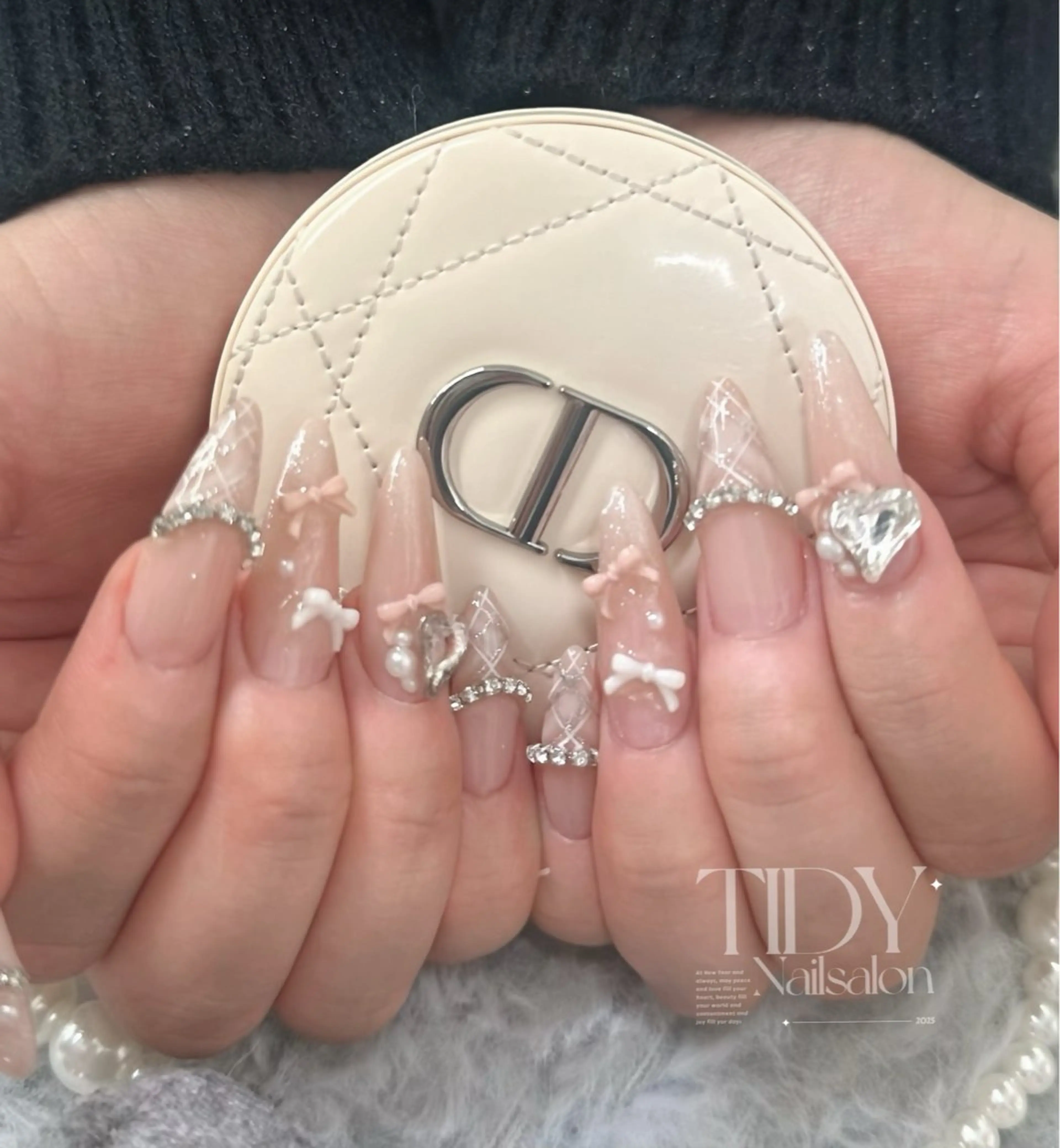 ネイル 長さ出し フットネイル ジェルネイル キラキラネイル 韓国ネイル ハンドネイル TIDY .のネイルデザイン