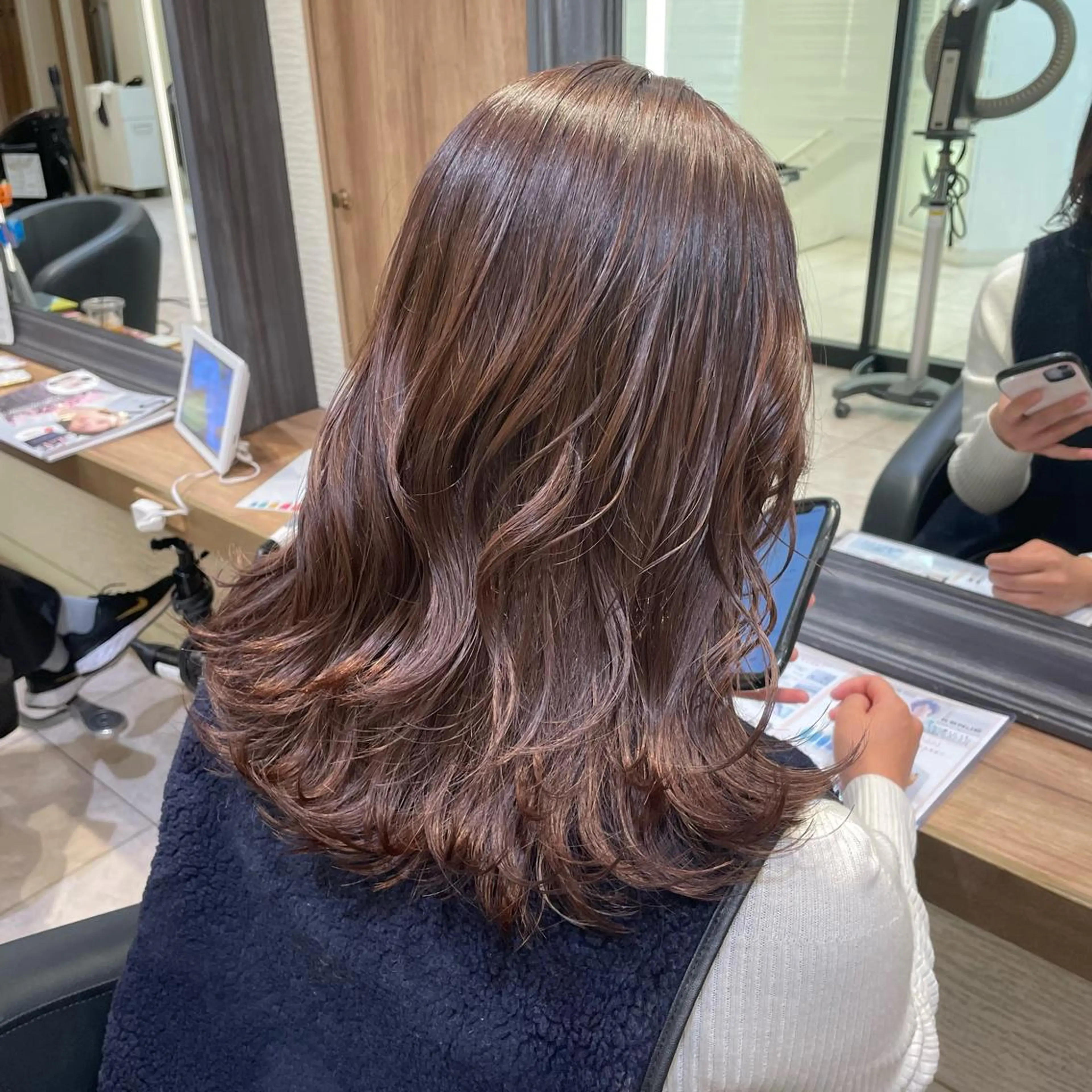 セミロング カラー ブリーチ ブリーチなしカラー レイヤー/ハイトーン 🫧‪Erikaのヘアスタイル