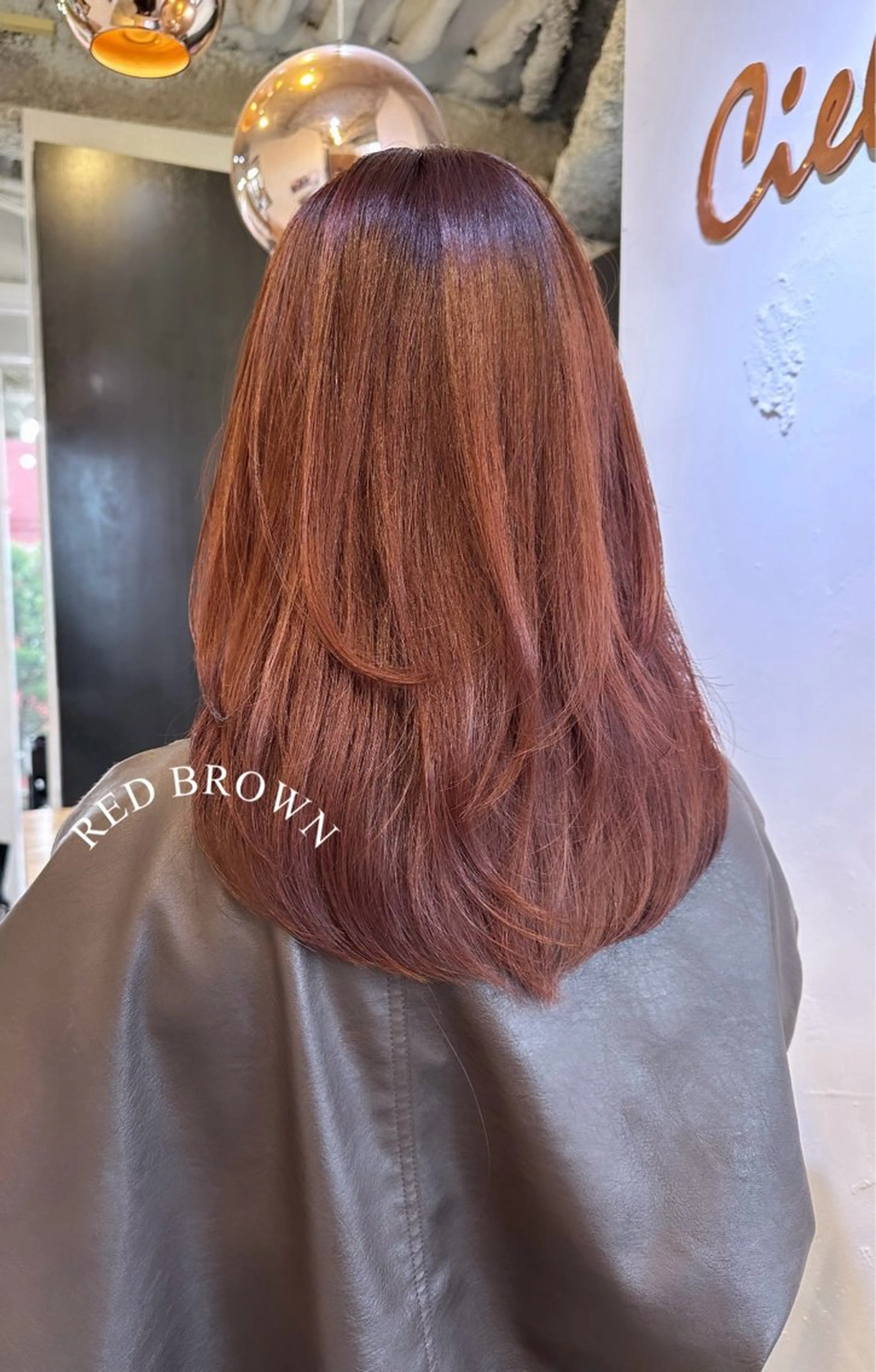 セミロング レッドブラウン レイヤー/顔周り 田山　穂波のヘアスタイル