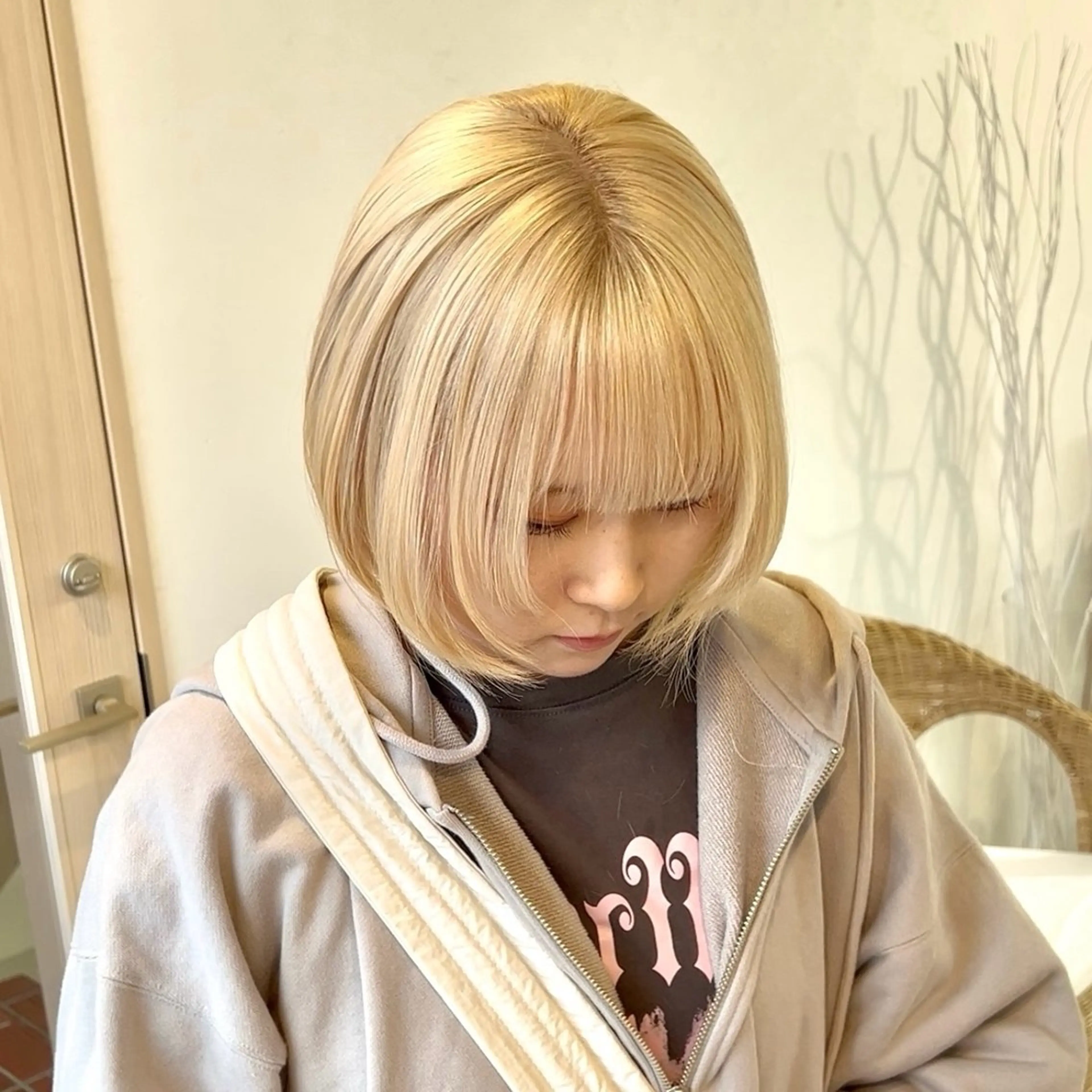 ショート カラー カット ヘアカラー トリートメント ボブ/韓国ボブ/ブリ ーチ/鈴木康平のヘアスタイル