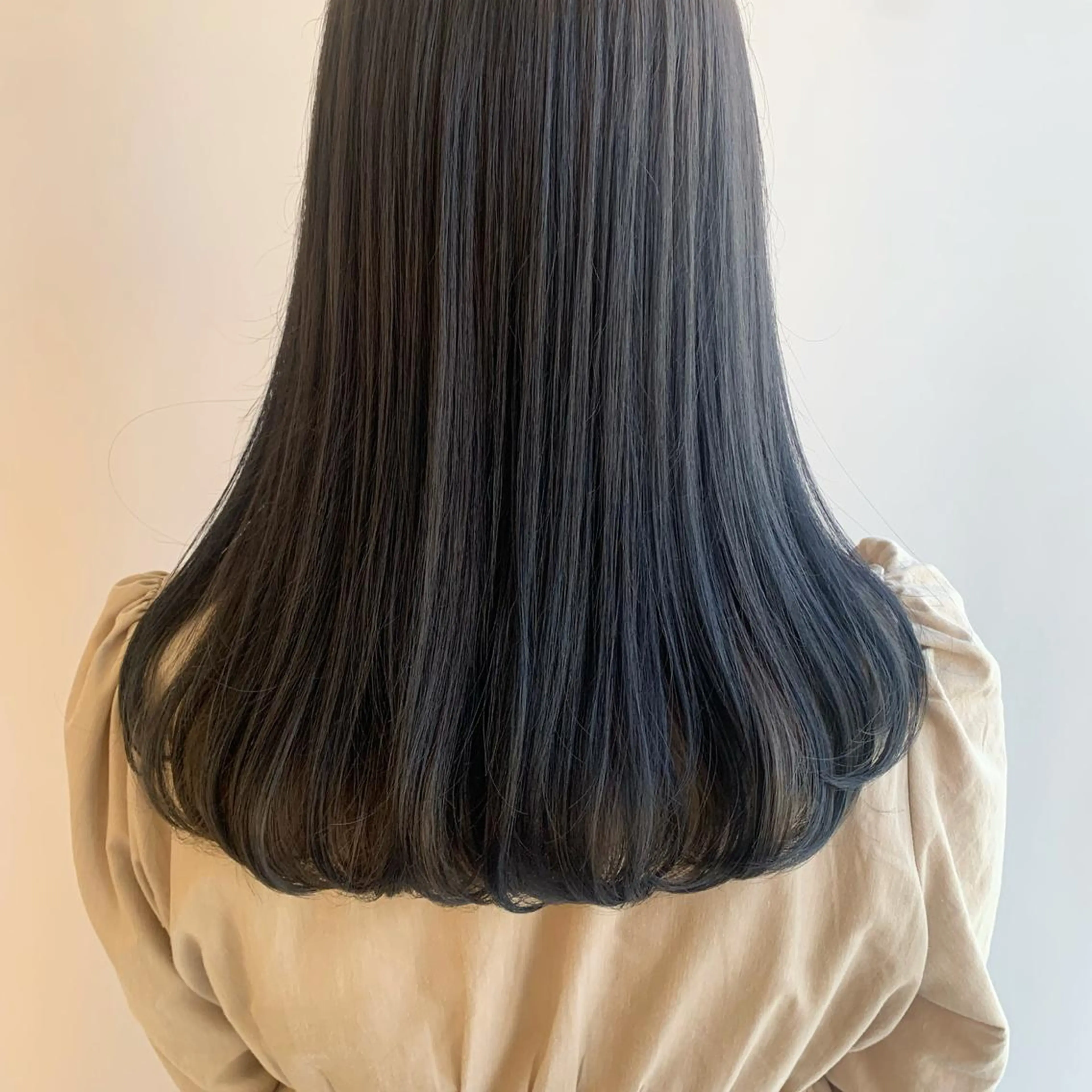 カラー 山口 莉奈のヘアスタイル