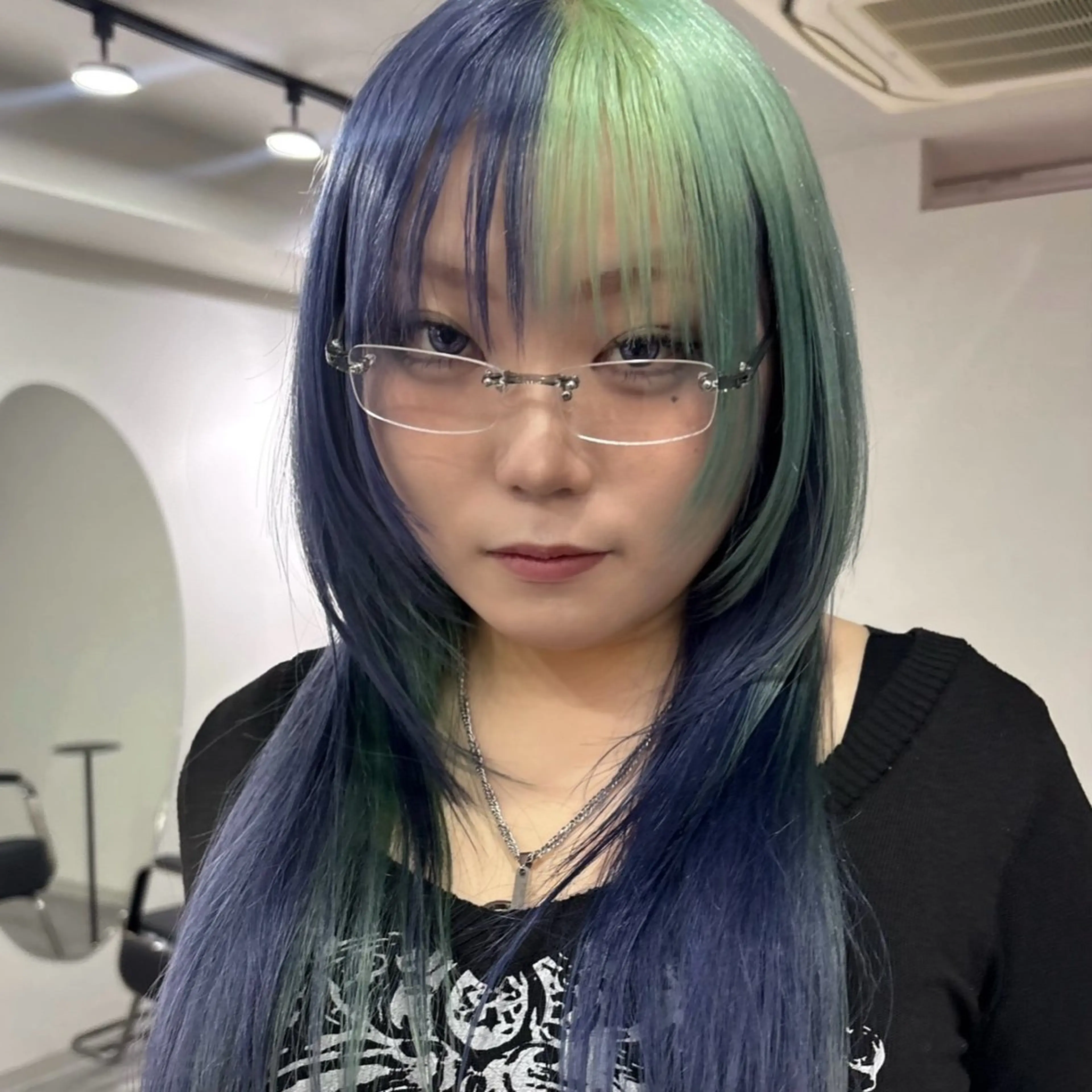 セミロング カラー ヘアアレンジ ヘアカラー 🌈【🎀ヘアデザイ ナー🎀】✨ノン✨のヘアスタイル