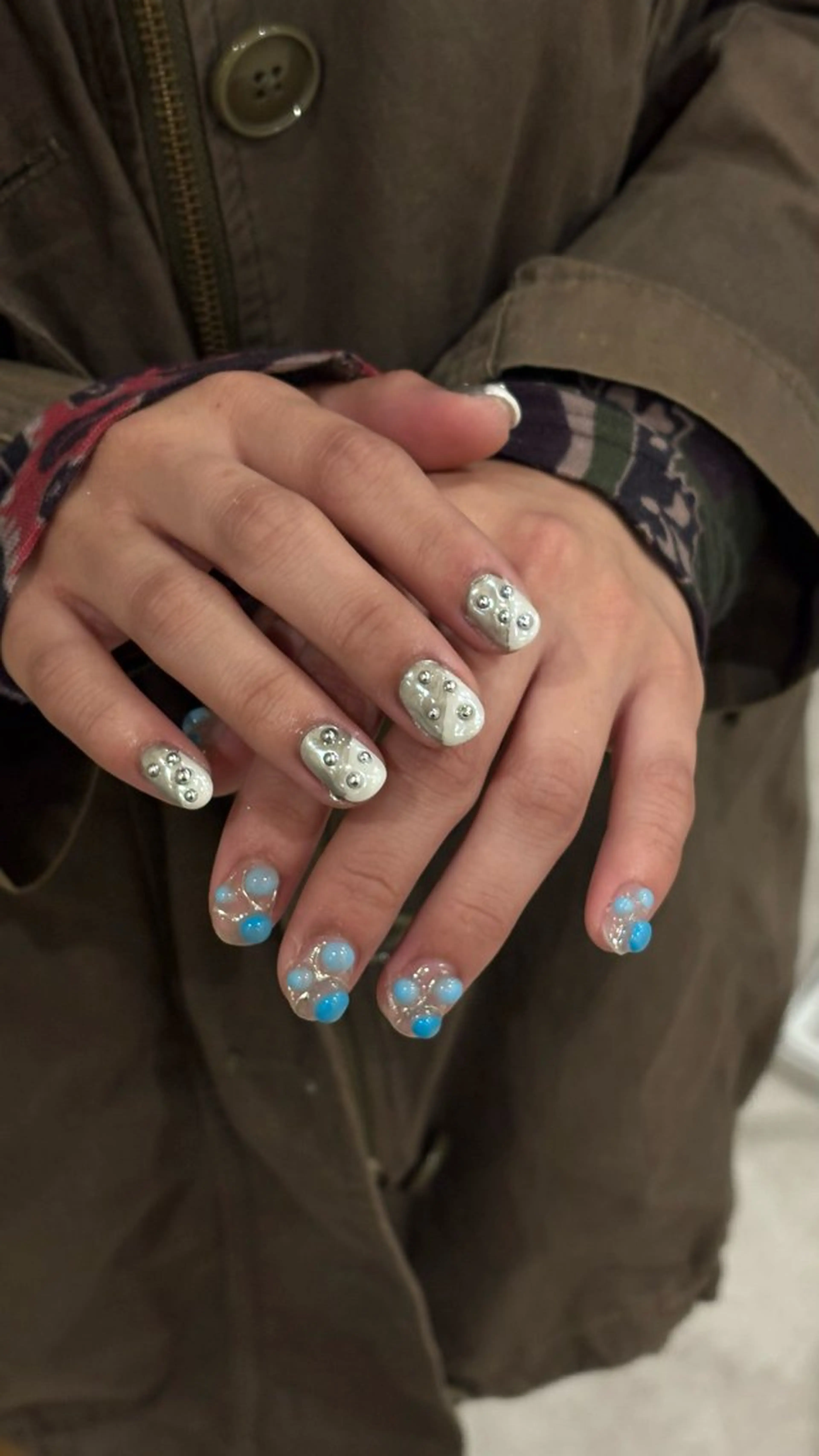 ネイル しおん🎶｜ひと 癖ニュアンス｜個性派のネイルデザイン