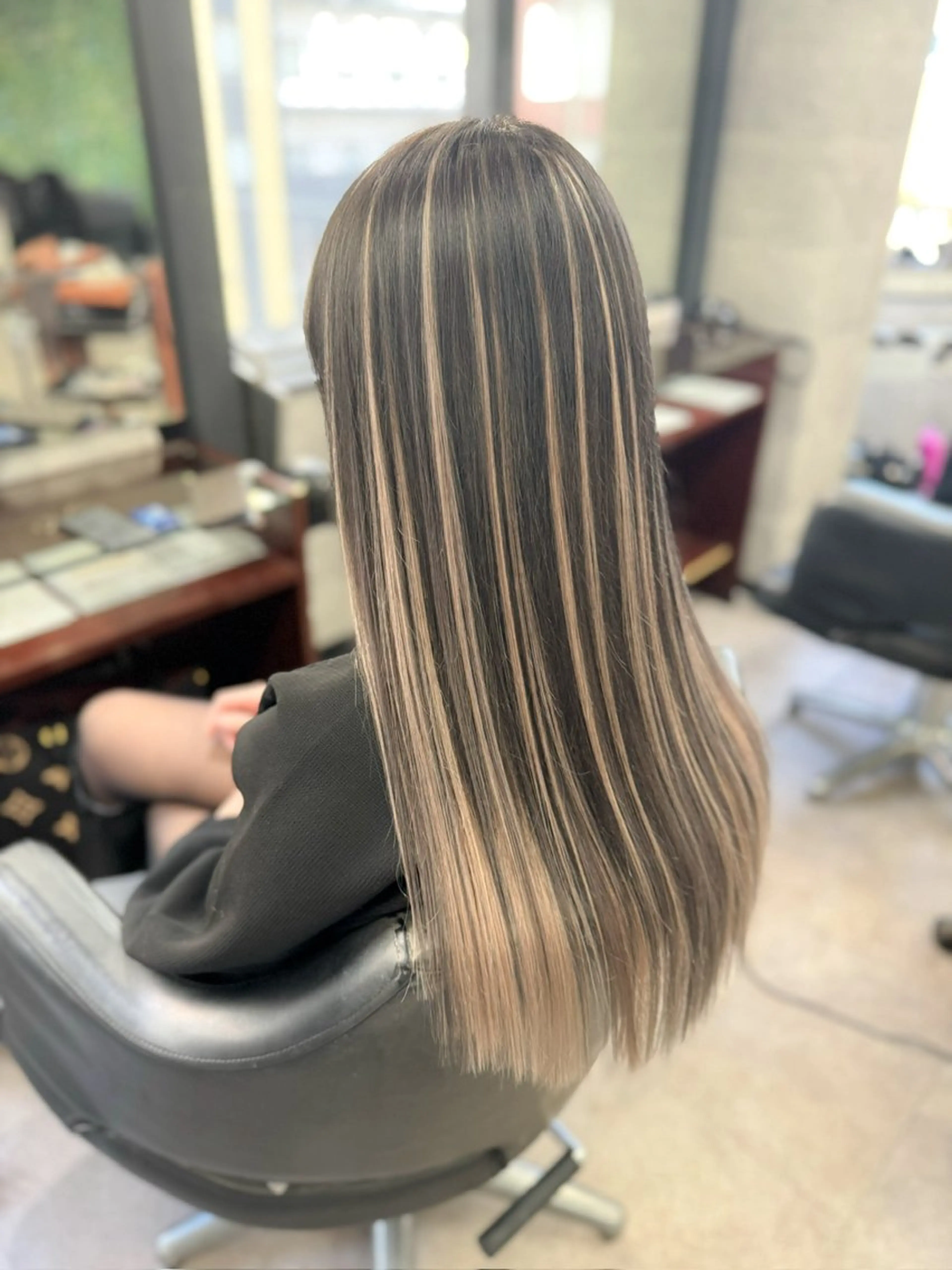 ロング カラー カット ヘアカラー トリートメント エクステ ハイトーンエクステ 🎩カズキ🎩のヘアスタイル