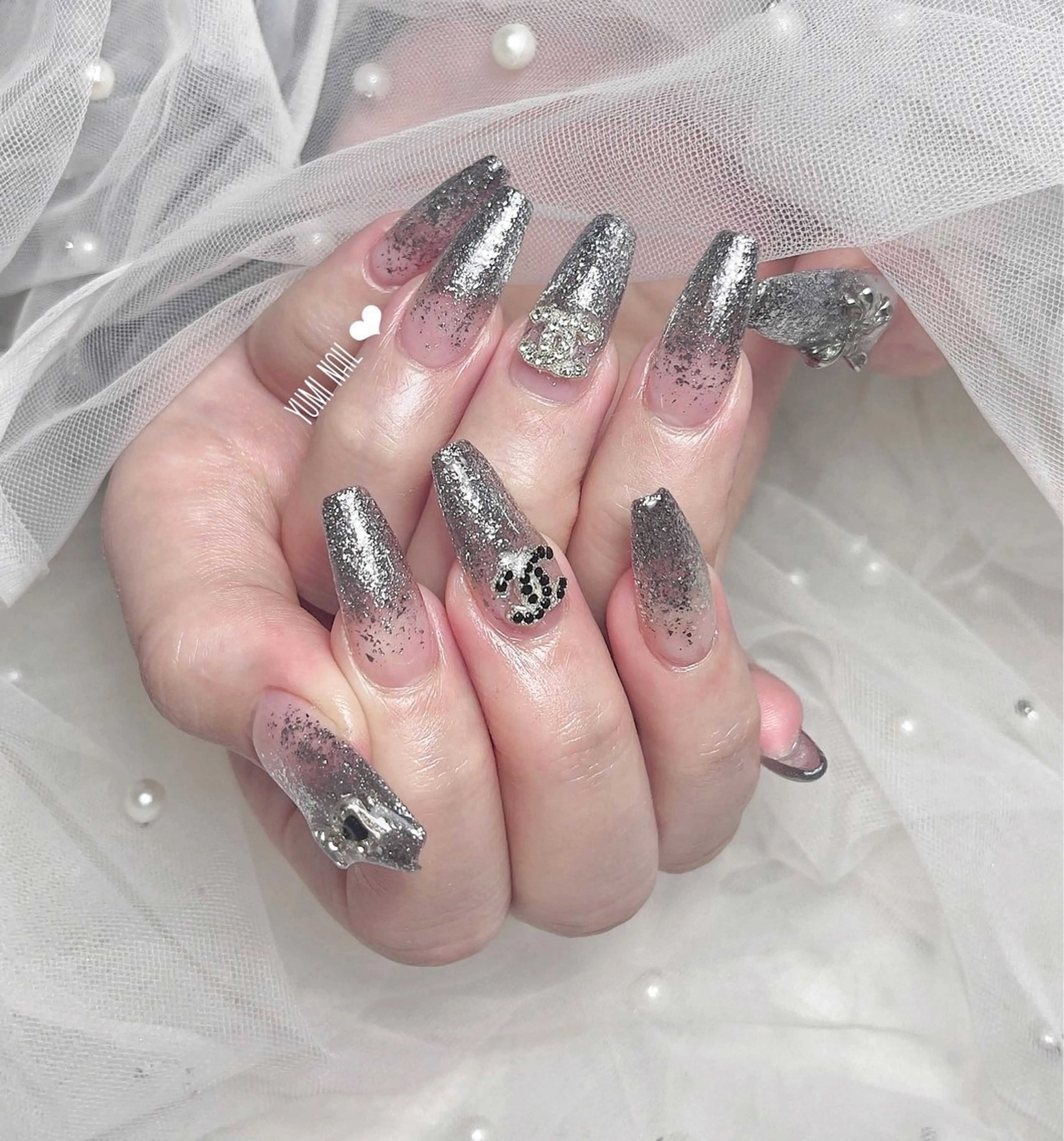 ネイル 𝐲𝐮𝐦𝐢🎀 長さ出しデザイン専門のネイルデザイン