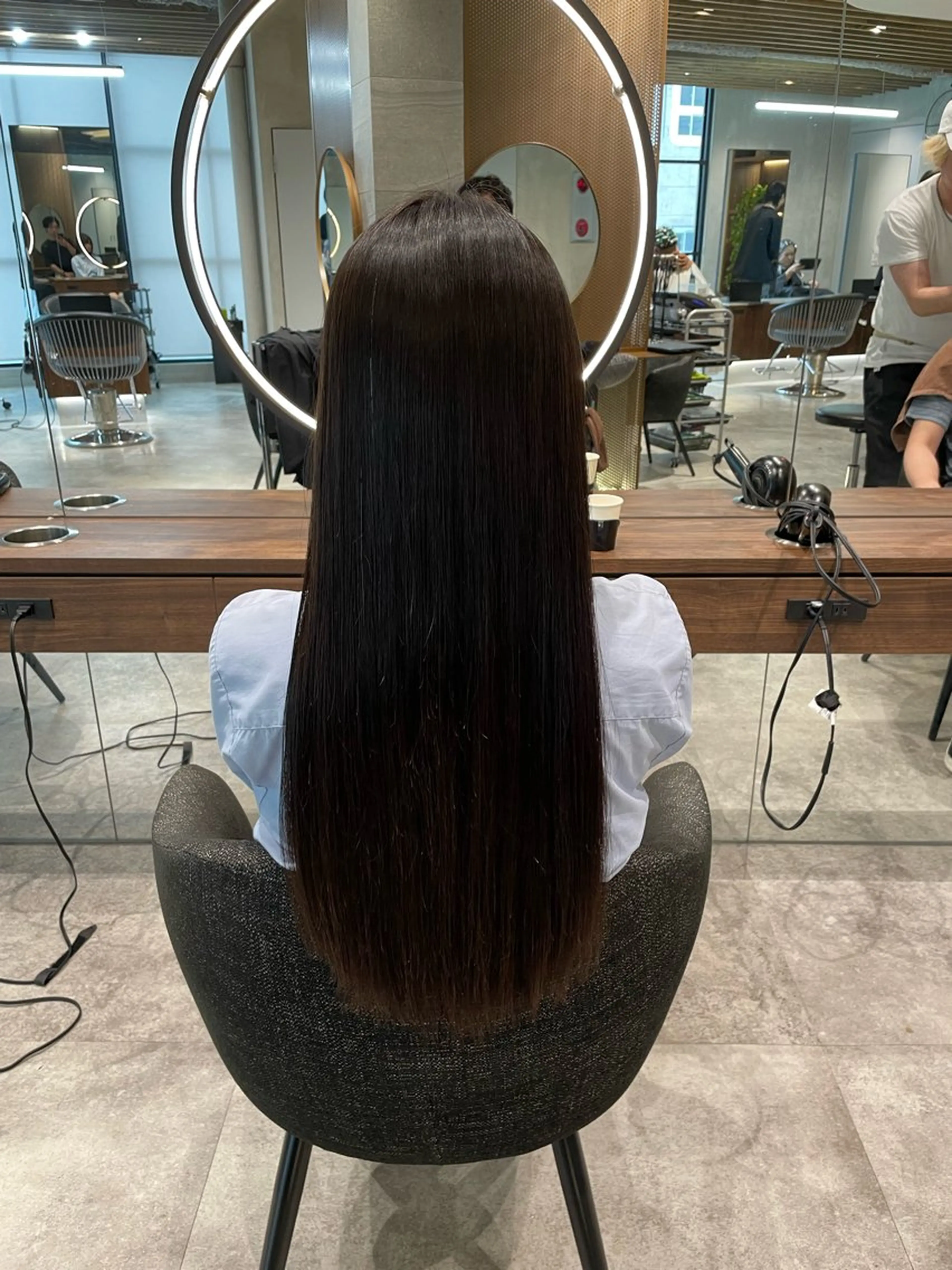 ロング 松田 恋のヘアスタイル