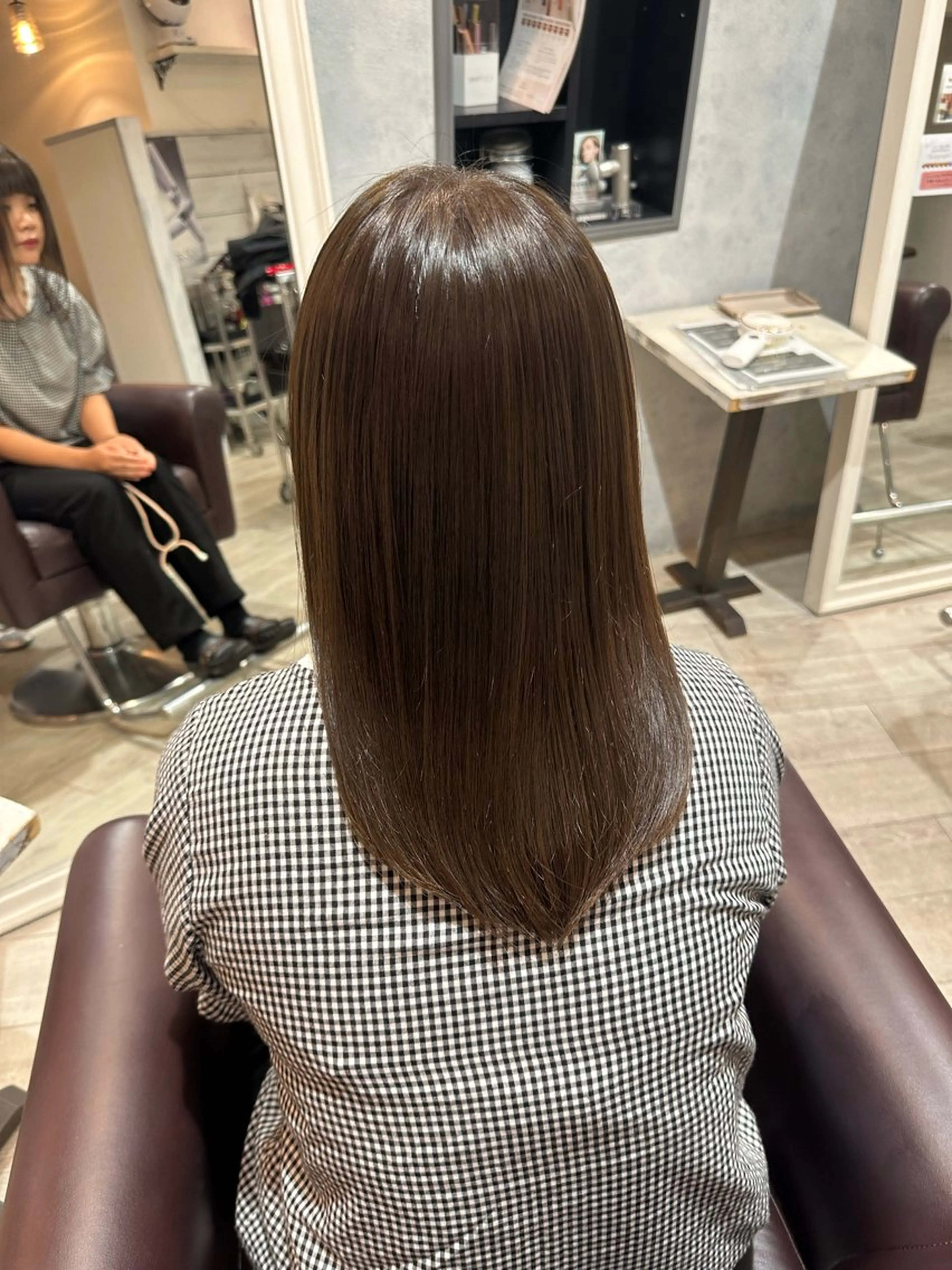 セミロング カラー 髪質改善 nana 韓国スタイル🇰🇷のヘアスタイル