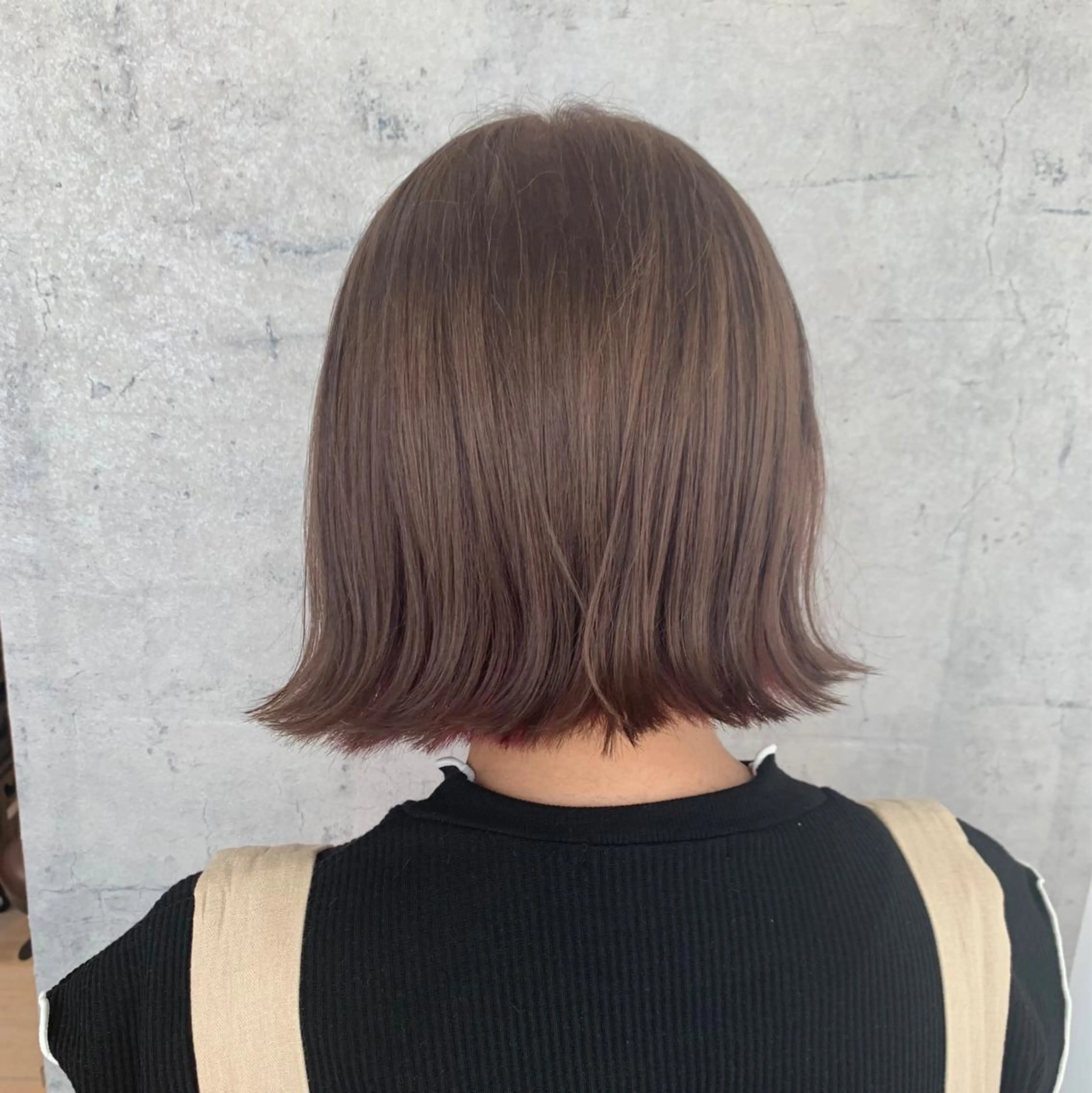 ショート カラー 🪐脱白髪染め 🪐松尾菜々美のヘアスタイル