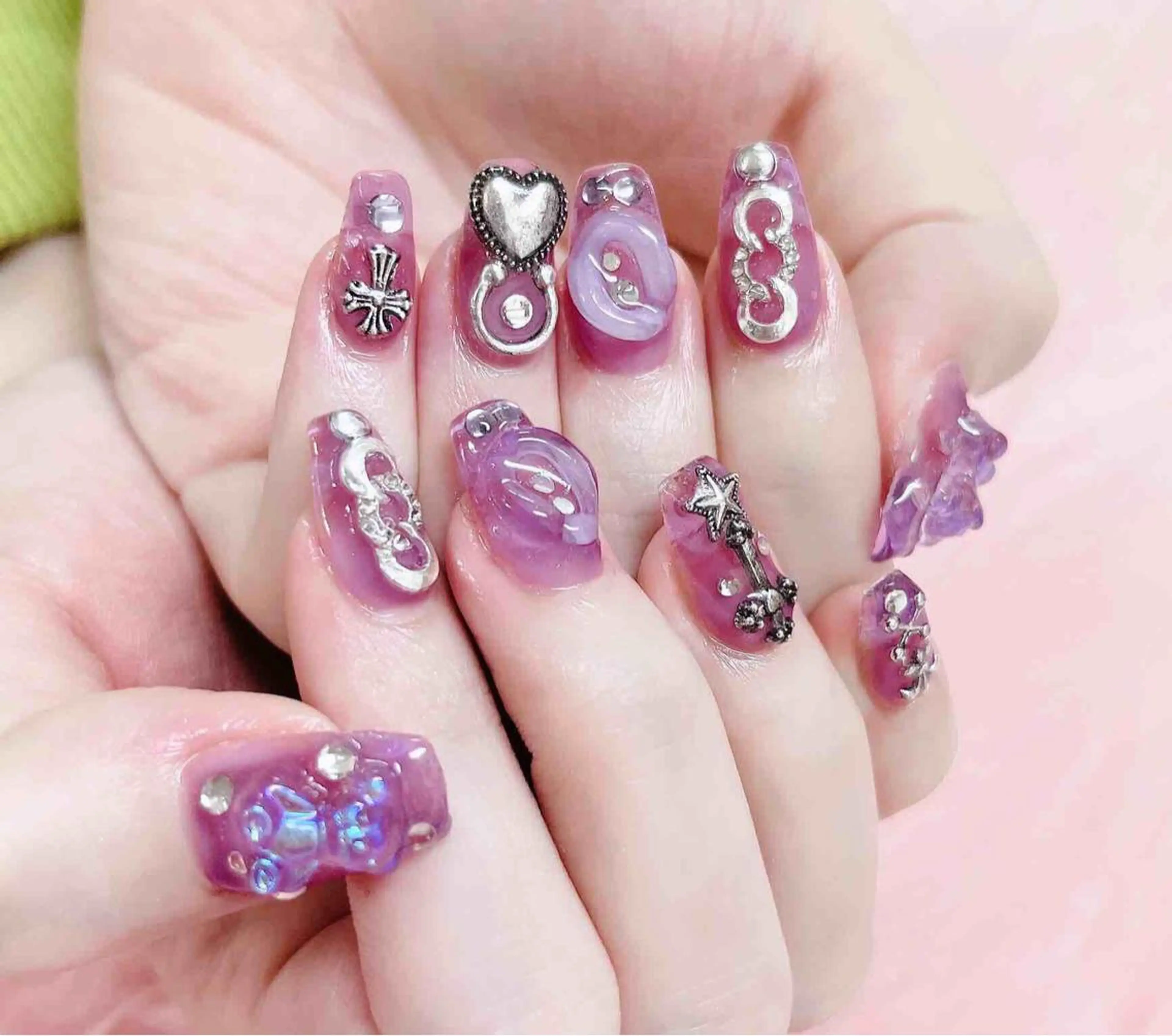 ネイル ハンドネイル MoonNail ユリ🌸のネイルデザイン