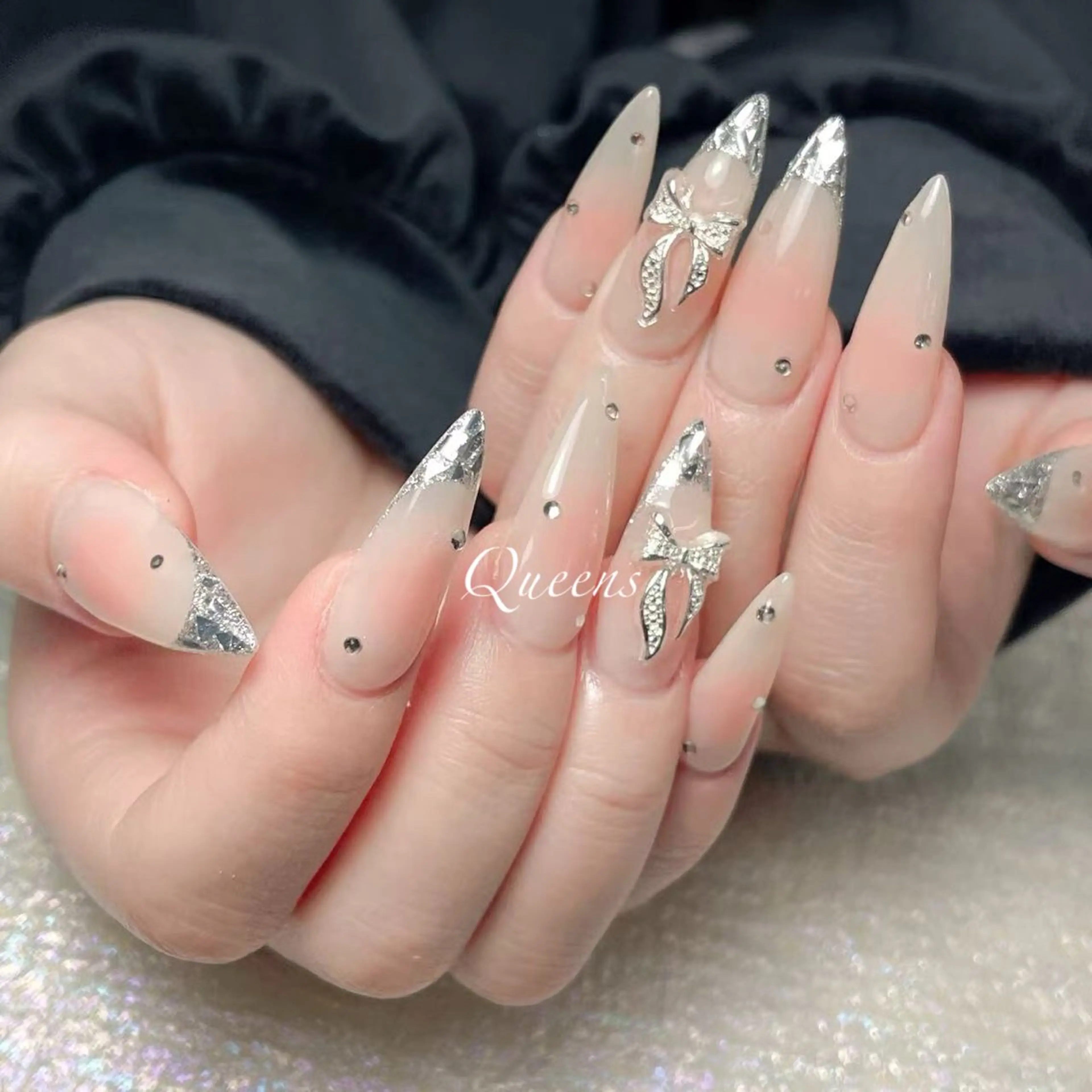 ネイル ハンドネイル Queens ひなのネイルデザイン