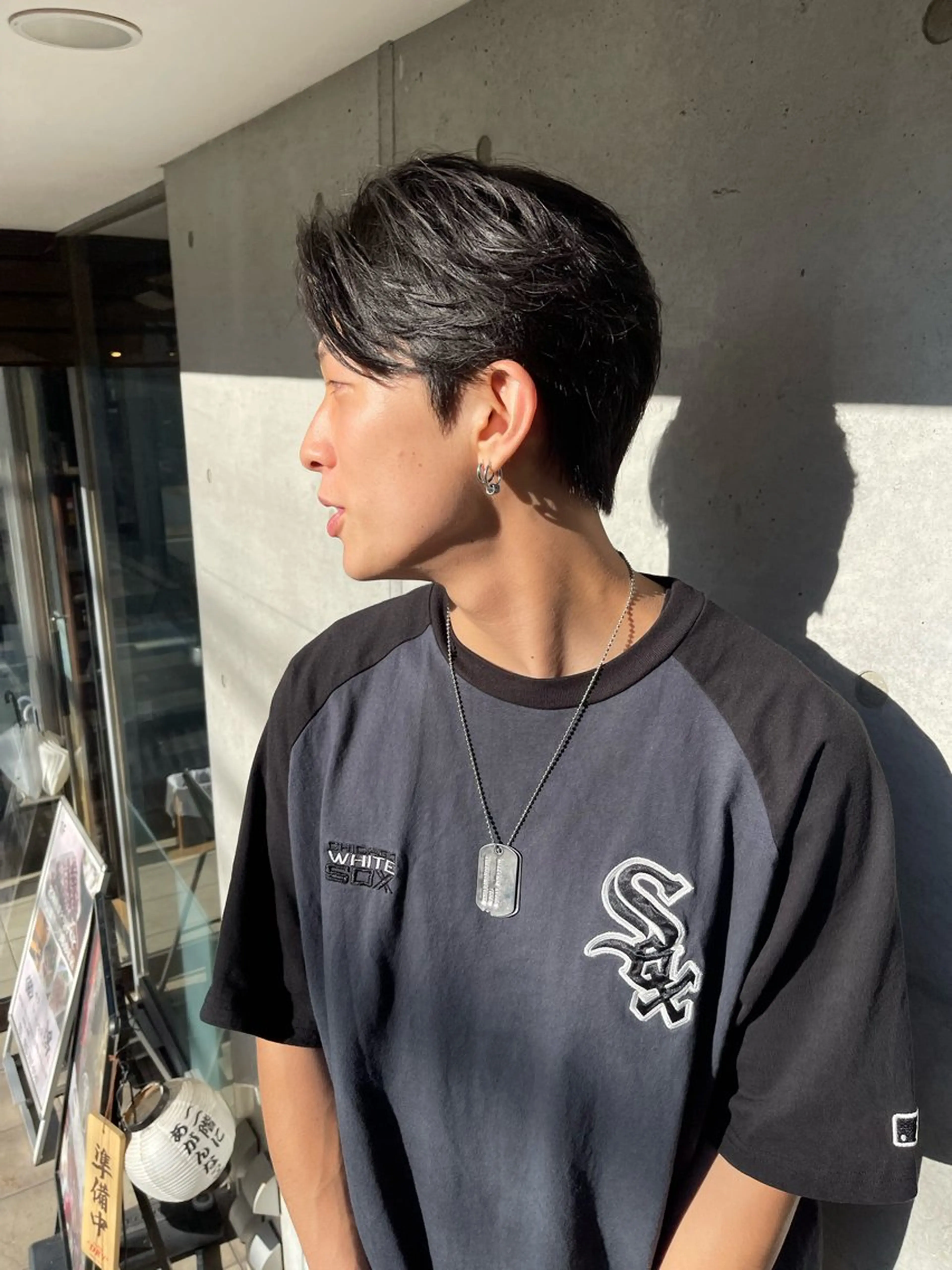 メンズ 顔まわりレイヤー デザインカットのヘアスタイル