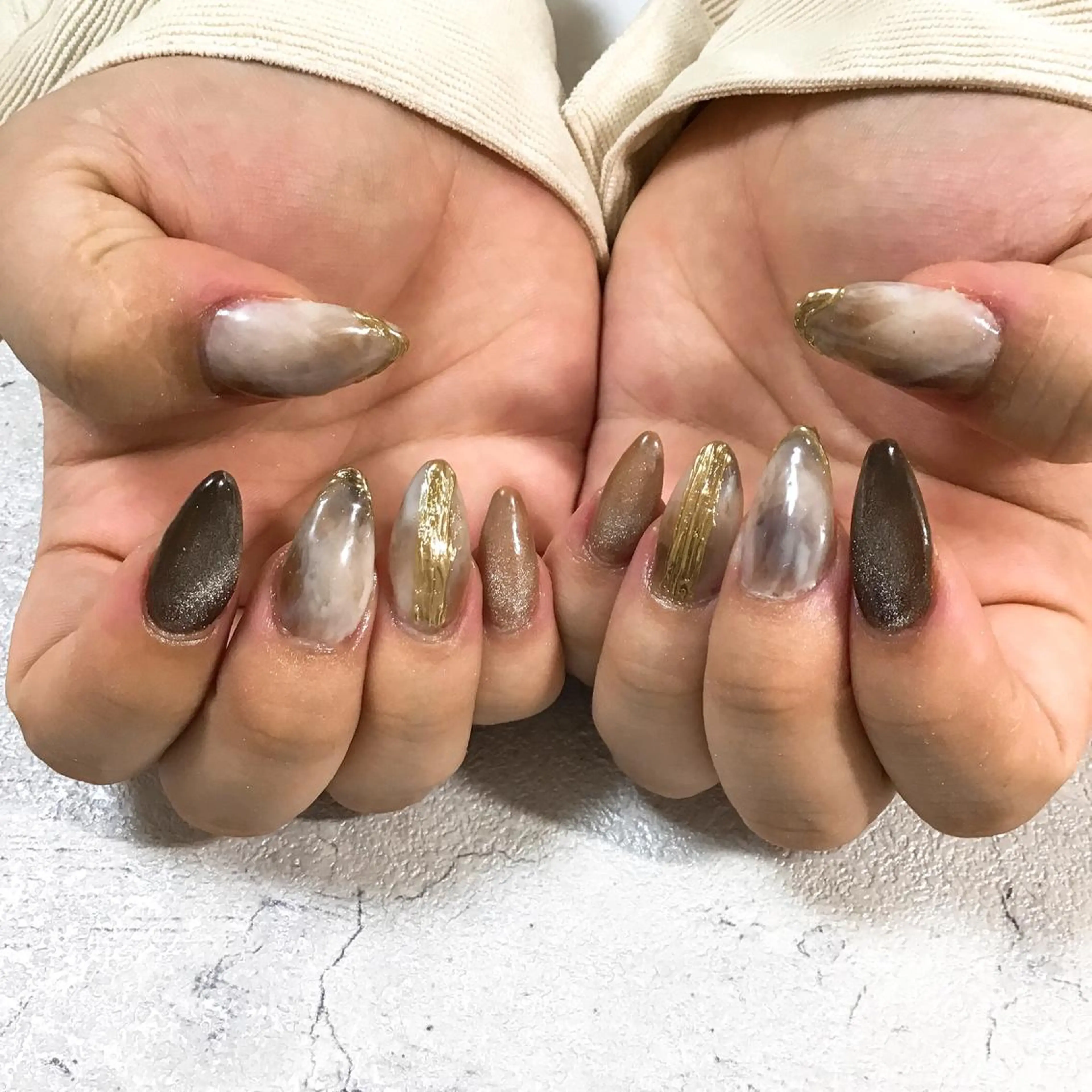 ネイル マグネットネイル ミラーネイル BINERVA nail salonのネイルデザイン