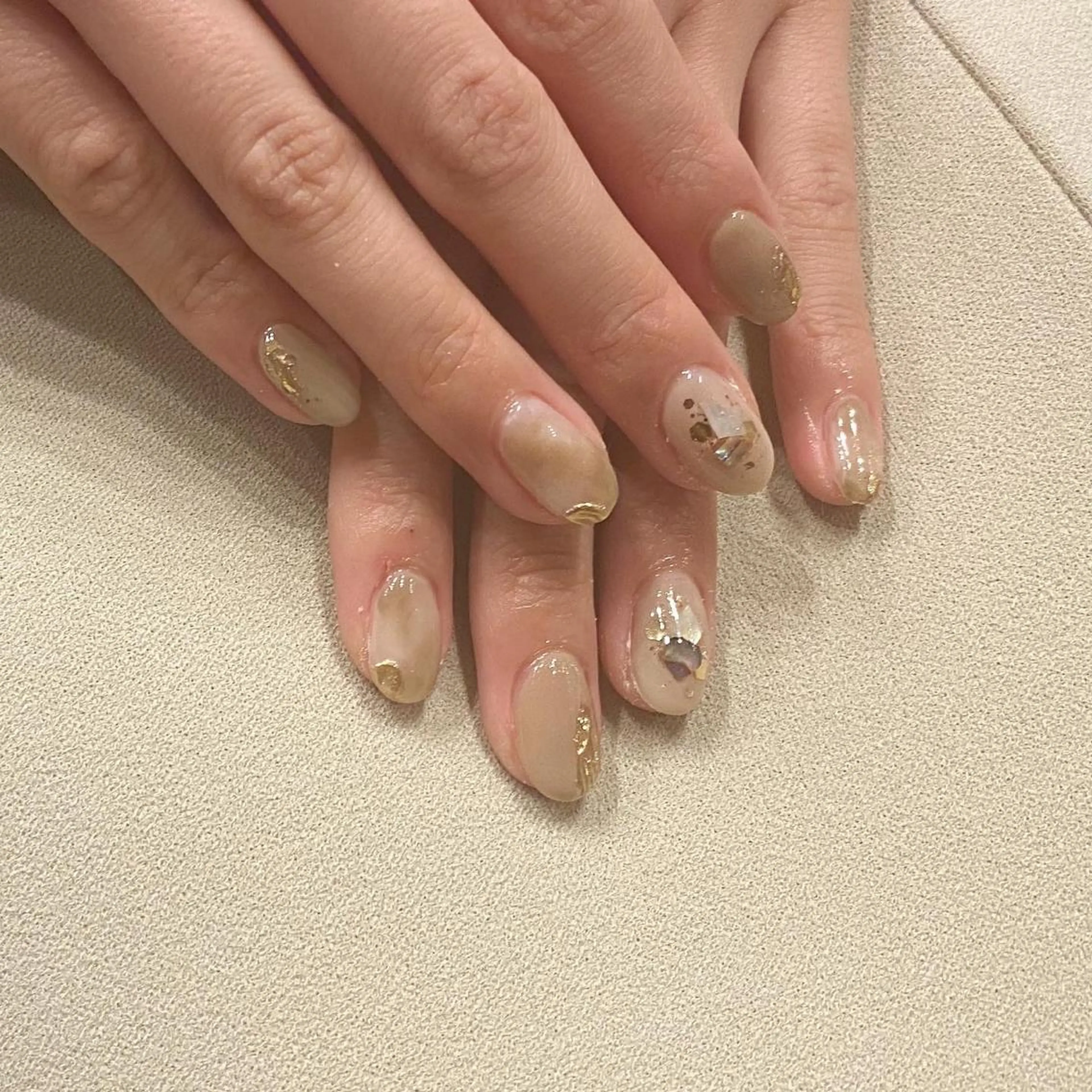 ネイル 韓国ネイル ミラーネイル ニュアンスネイル ワンホンネイル ハンドネイル melumooi nailのネイルデザイン