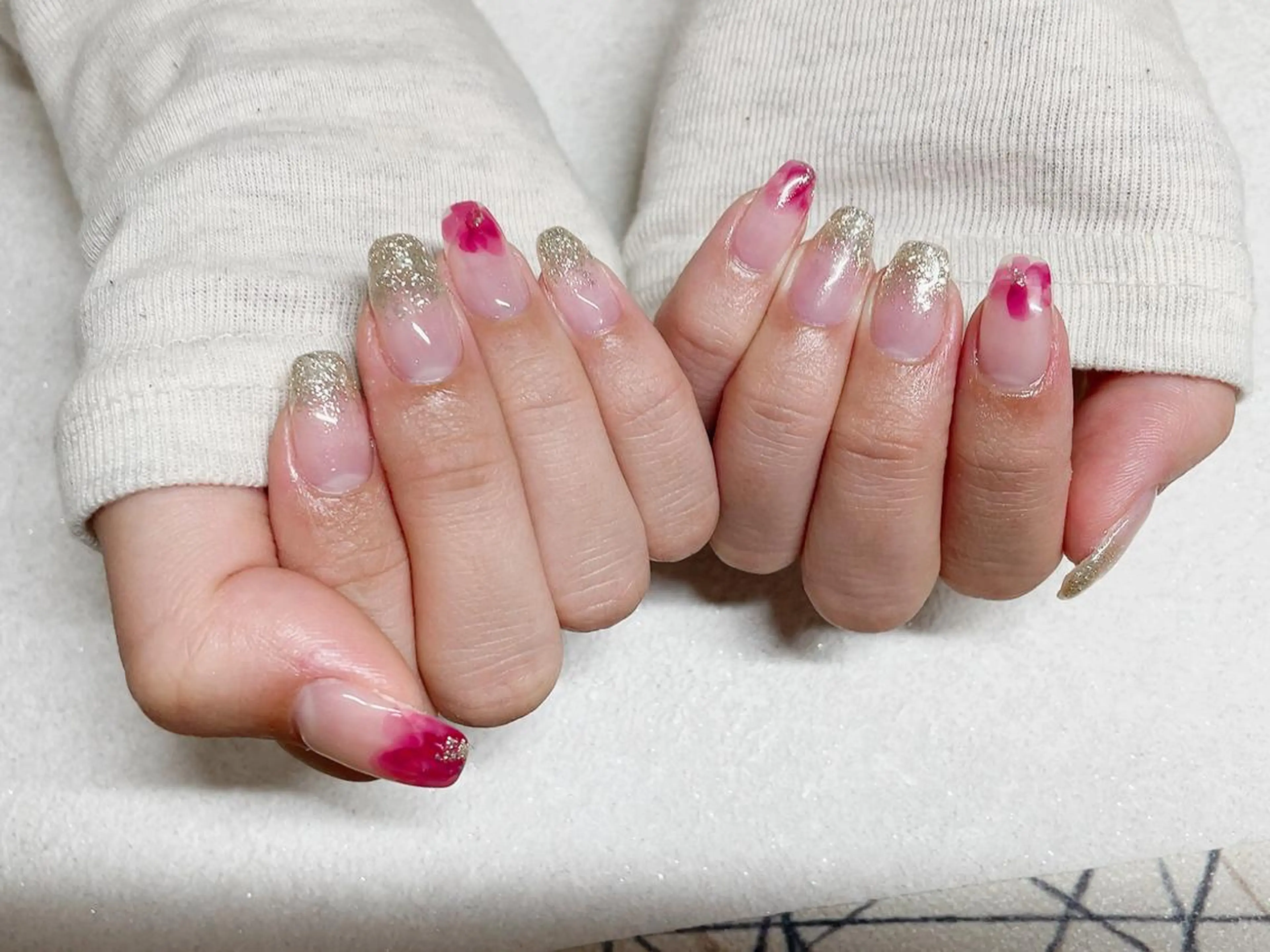 ネイル オーロラネイル フラワーネイル フットネイル フレンチネイル ジェルネイル mogunail &blowのネイルデザイン