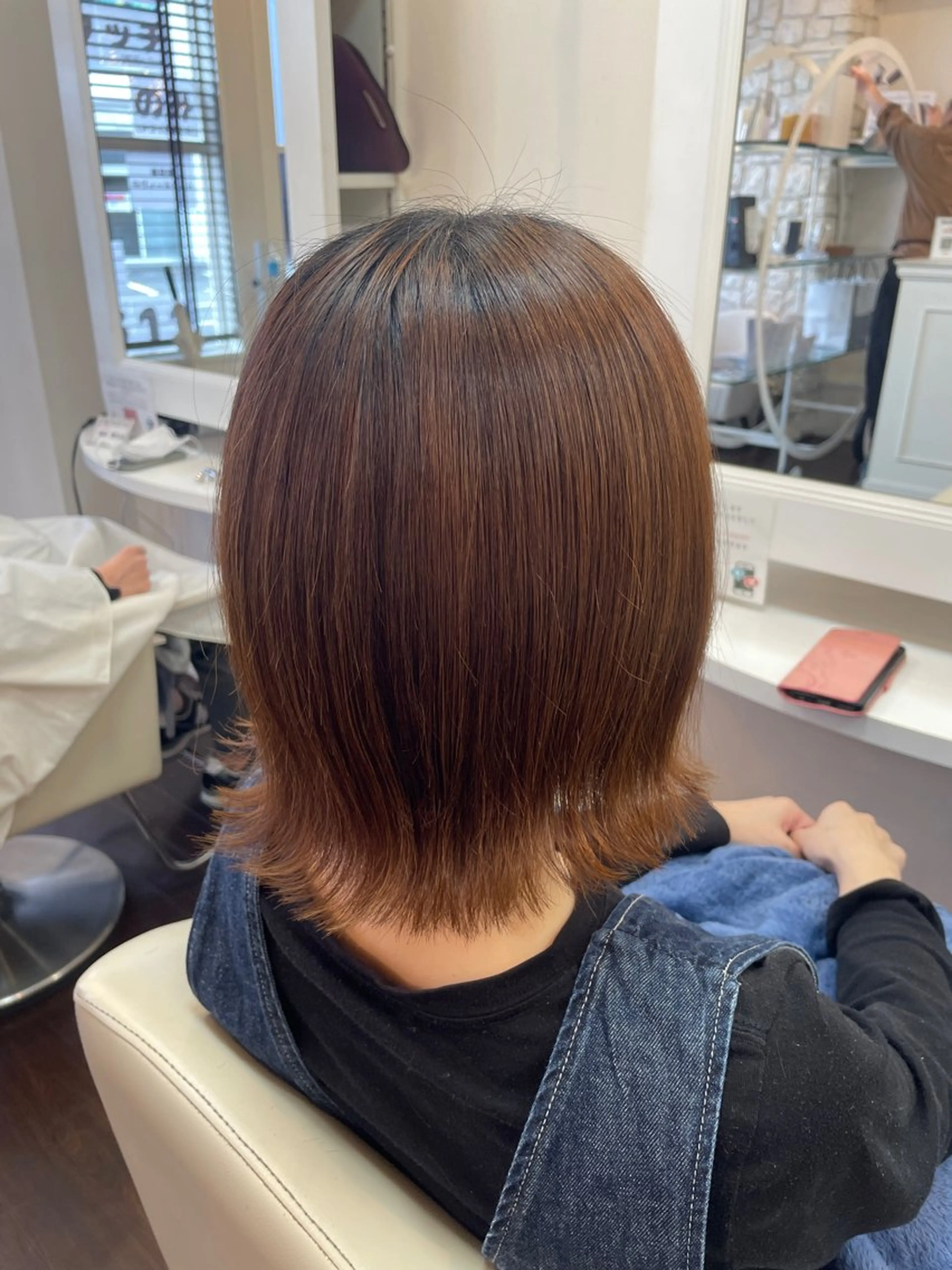 ミディアム ボブ カット 秋山 麗奈のヘアスタイル