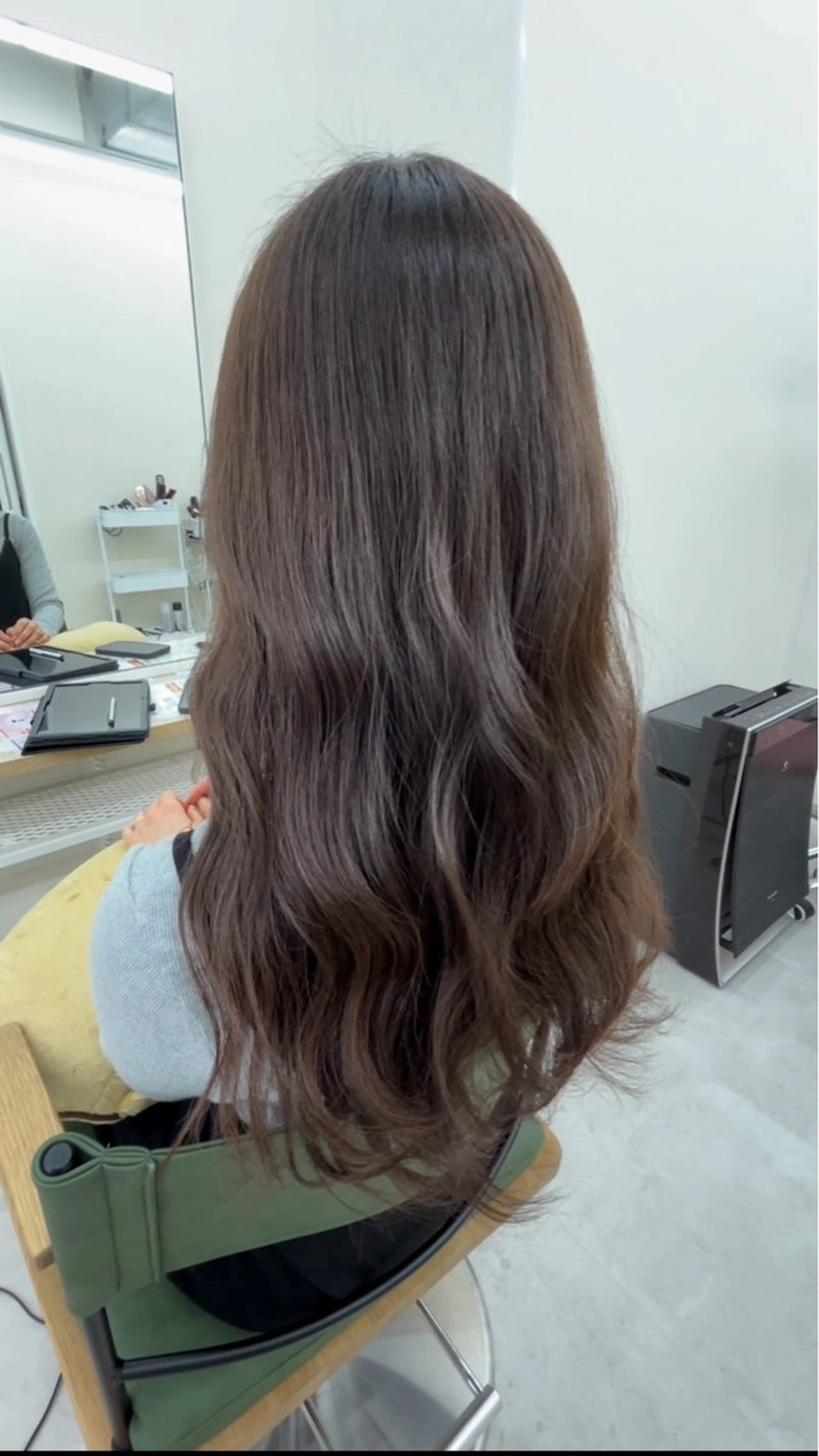 ロング トリートメント ルナ/レイヤー /ベージュのヘアスタイル