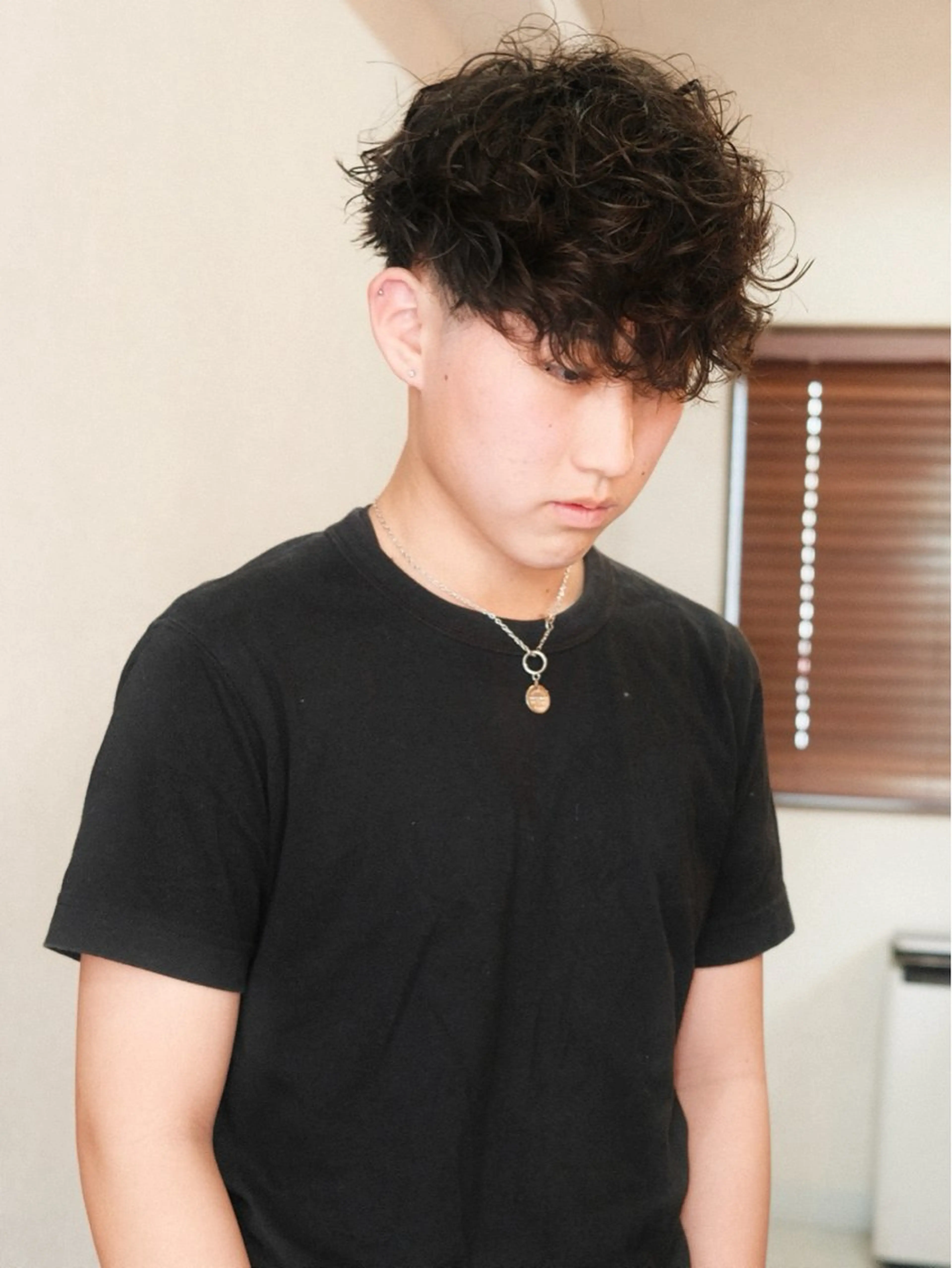 ショート パーマ メンズ スペインカール カット パーマ トリートメント ヘアセット メンズ特化パーマ 美容師/小泉賢徒のヘアスタイル