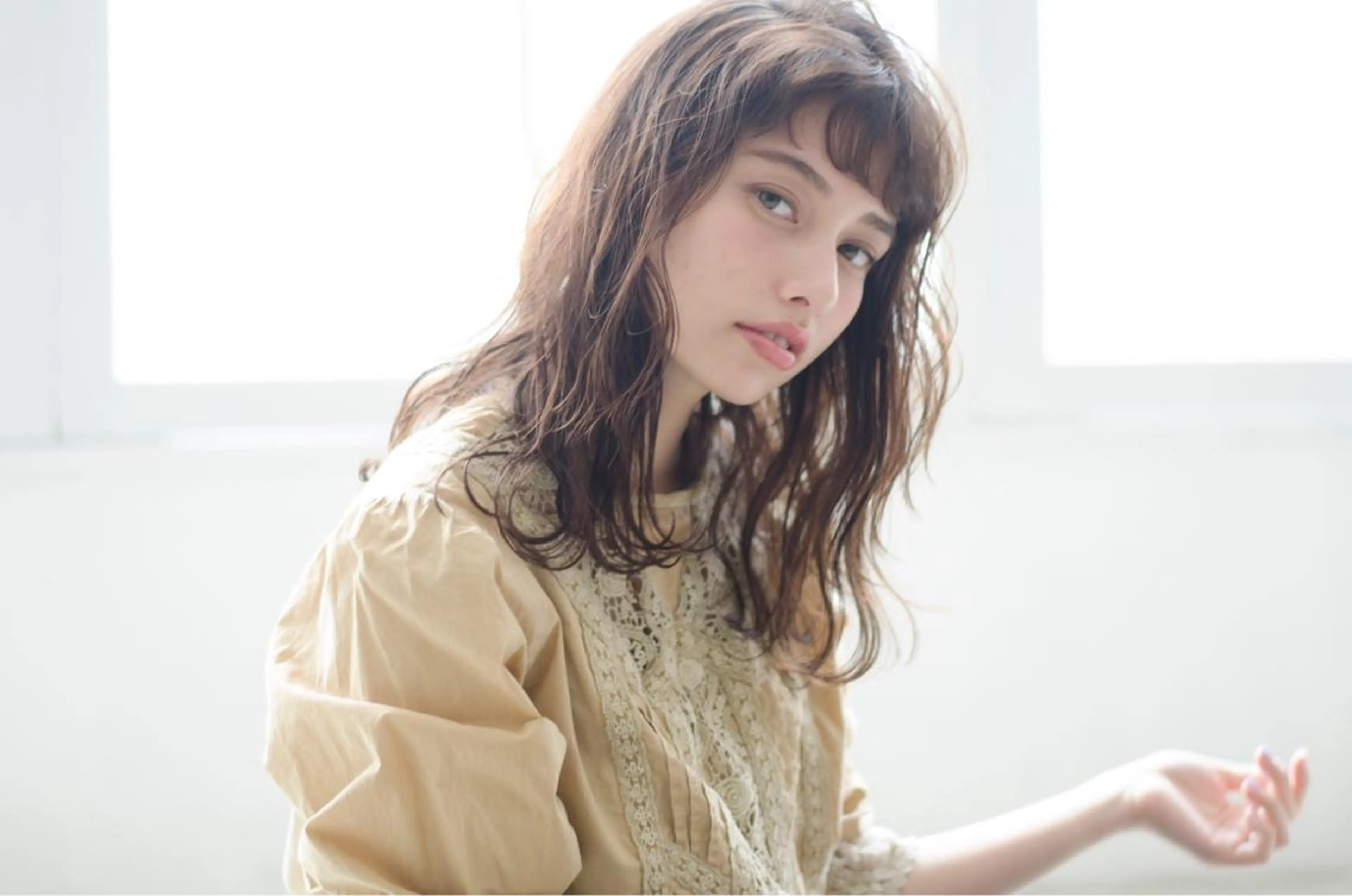 ミディアム カラー ヘアアレンジ ベージュカラー🧸 伊藤なつみのヘアスタイル