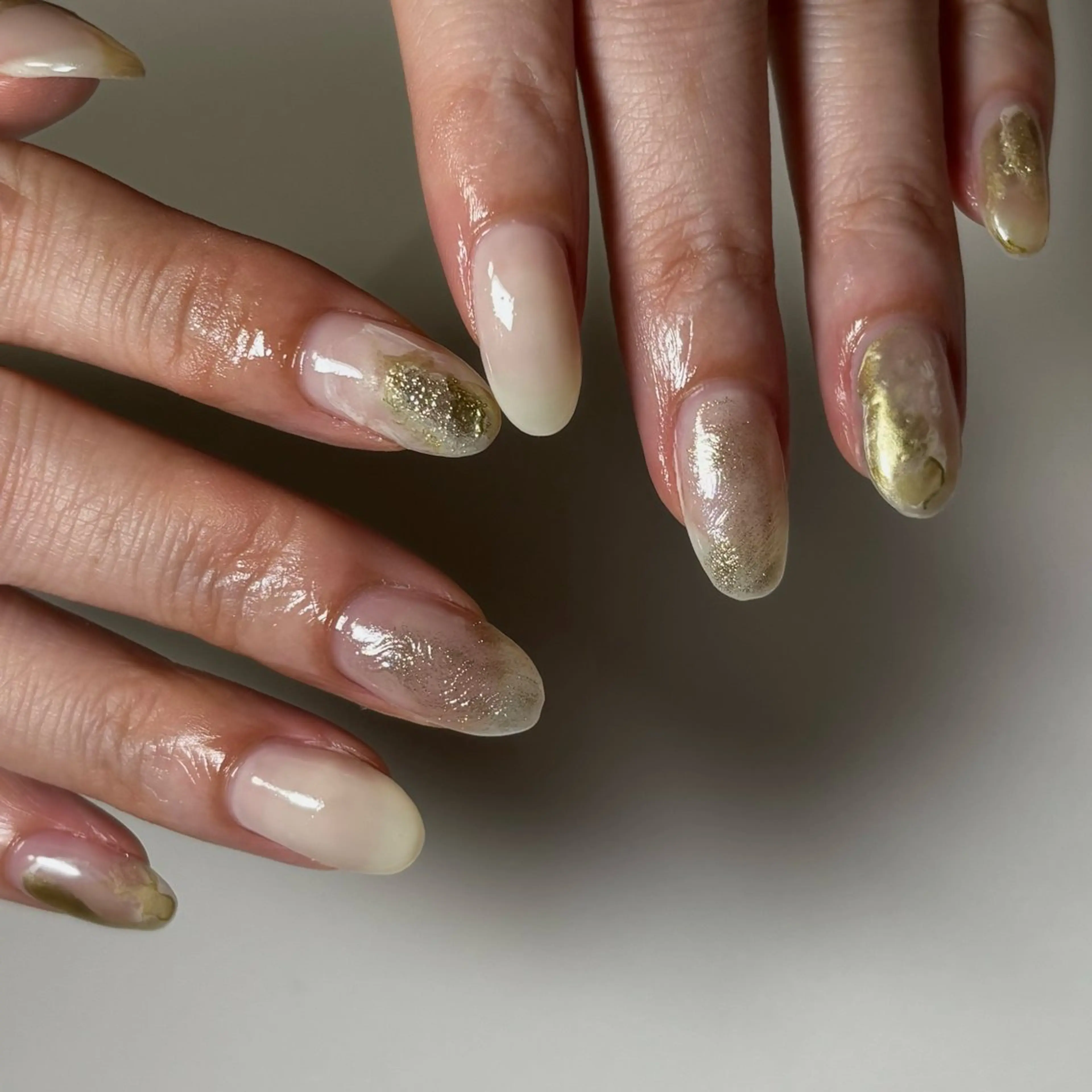 ネイル アートネイル キラキラネイル ニュアンスネイル kotone / toneのネイルデザイン