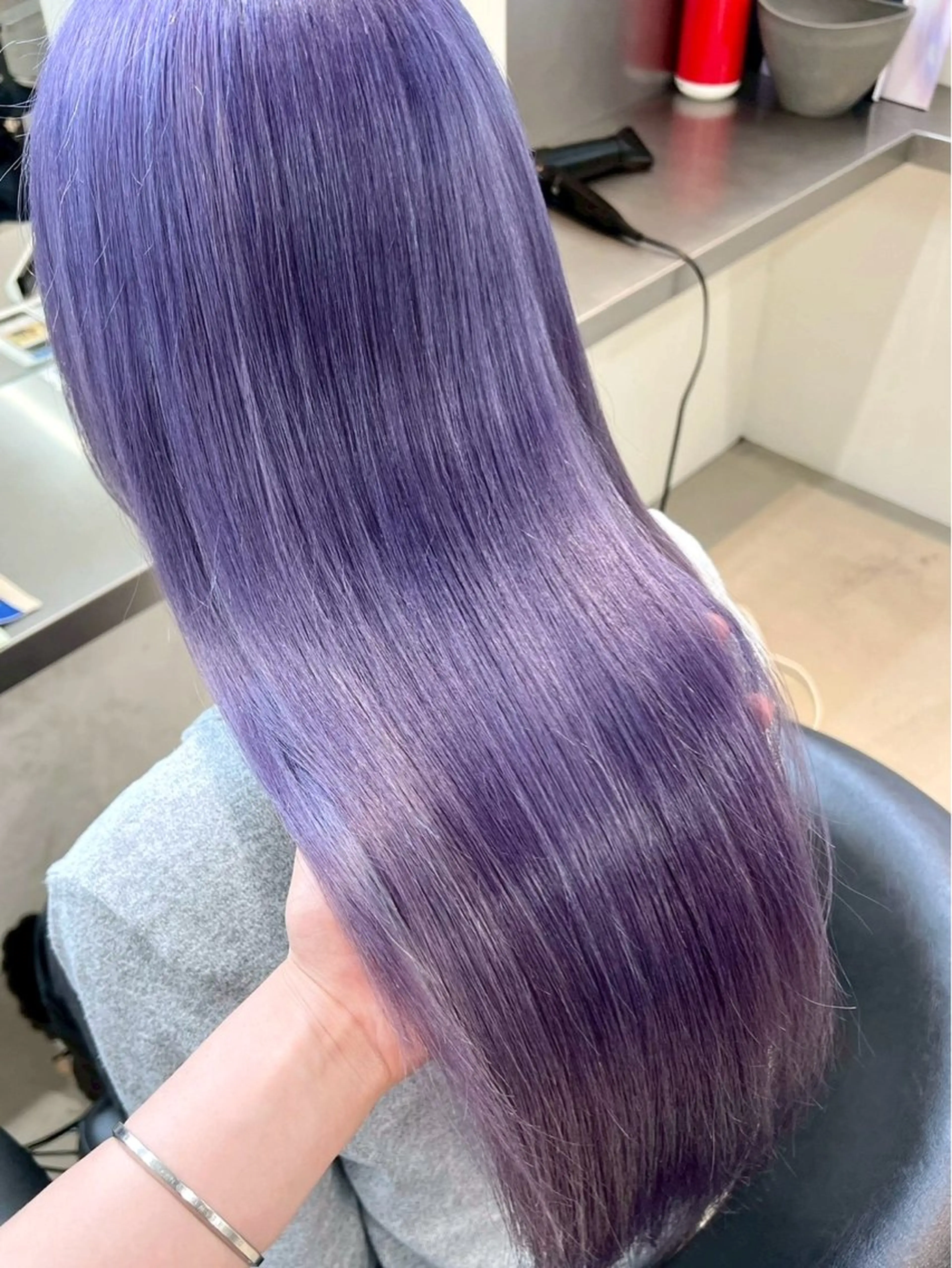 ロング MOMOKA LUCK TOKYOのヘアスタイル