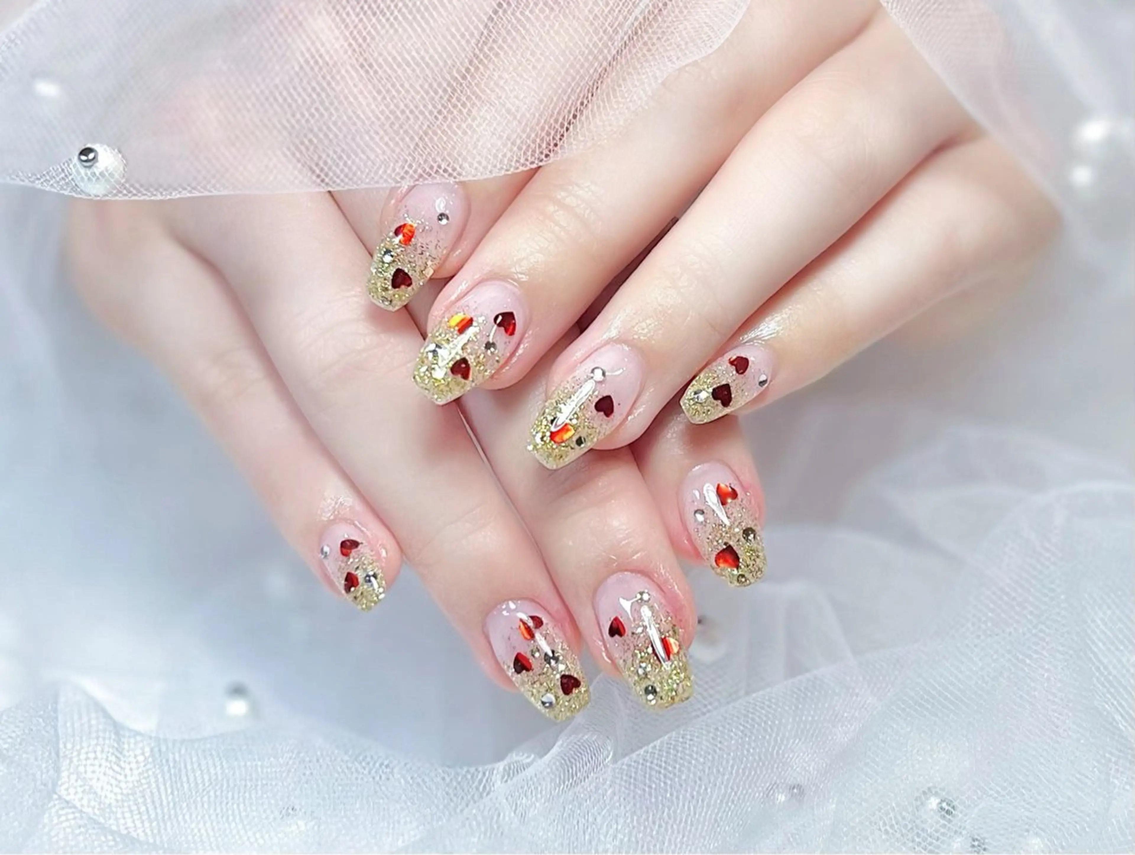 ネイル アートネイル フレンチネイル ガーリー グラデーション ハート Chat　noir所属・【chatnoir】 MIYUのネイルデザイン